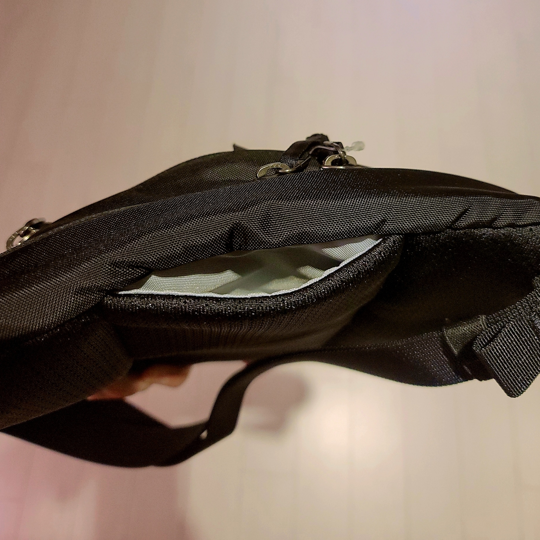 Arc'teryx Mantis 2 Waistpack Black 착용 스타일 - 2