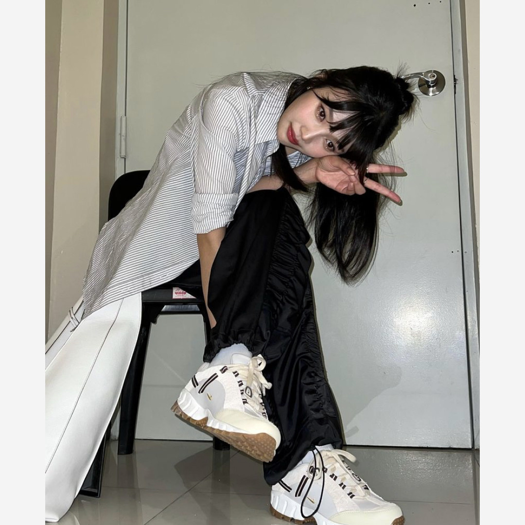 Nike x Jacquemus Air Humara LX Light Bone and Gold 착용 스타일 - 4