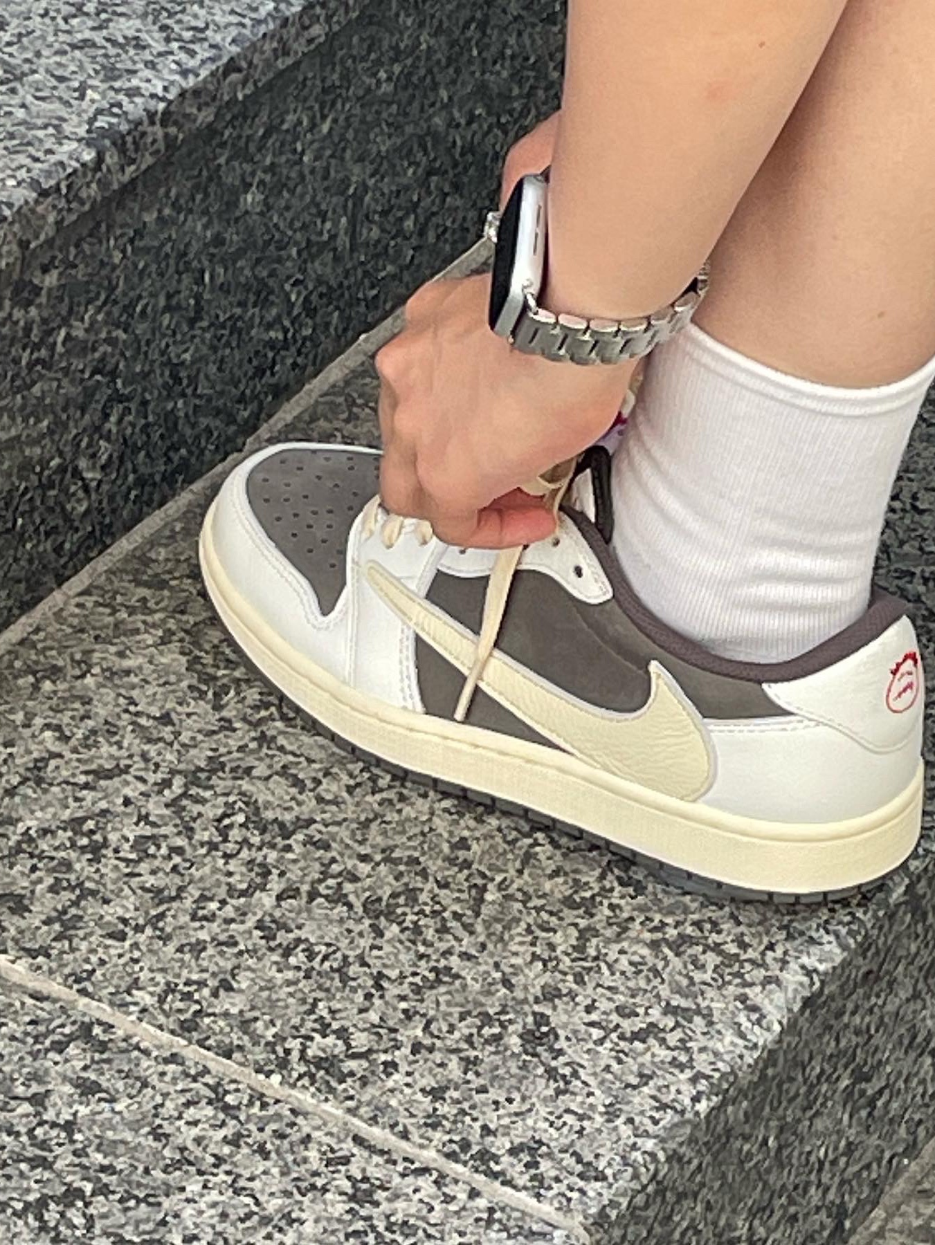 Human Made Heart T-Shirt White, Jordan 1 x Travis Scott Retro Low OG SP Sail and Ridgerock 착용 스타일 - 2
