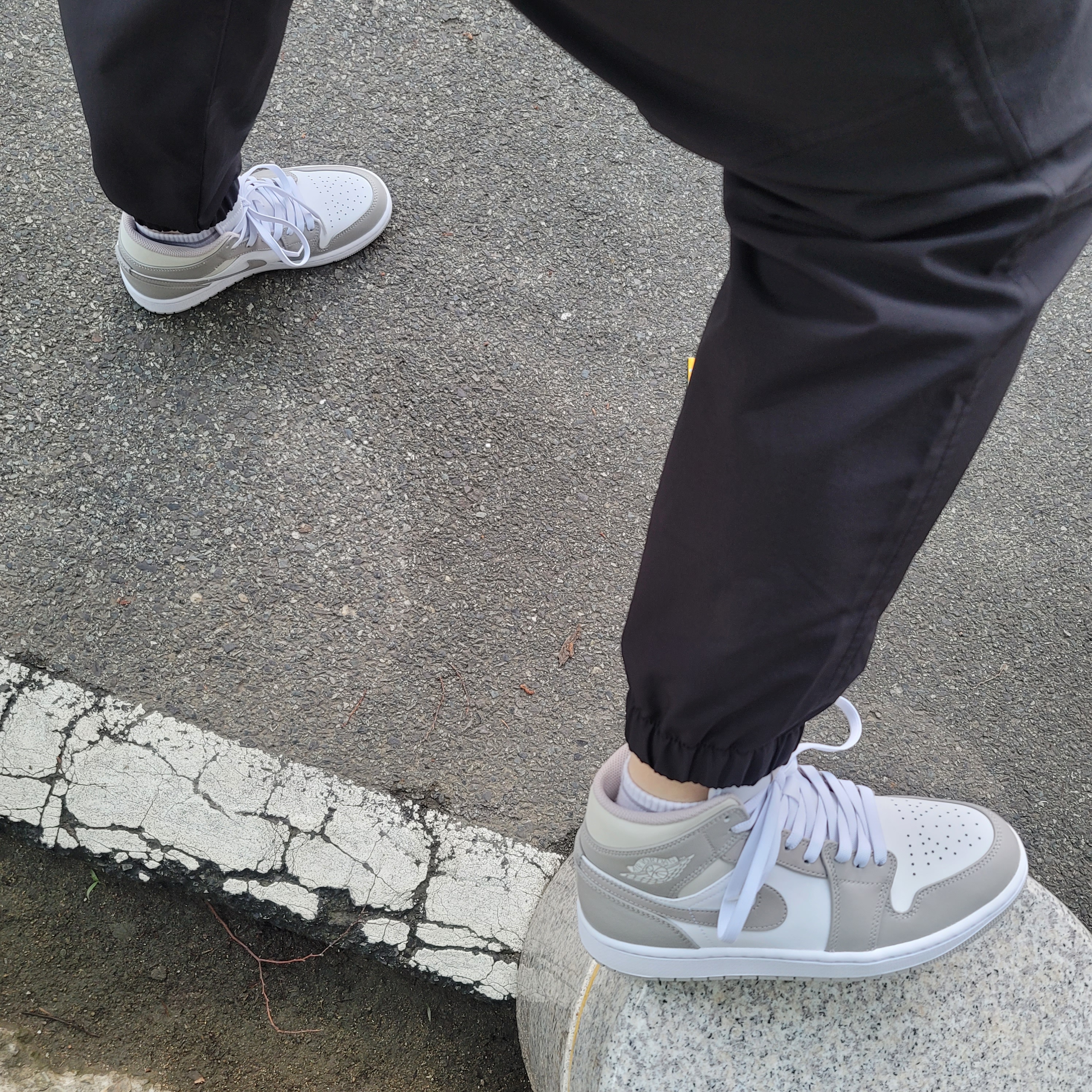 Jordan 1 Mid College Grey 착용 스타일