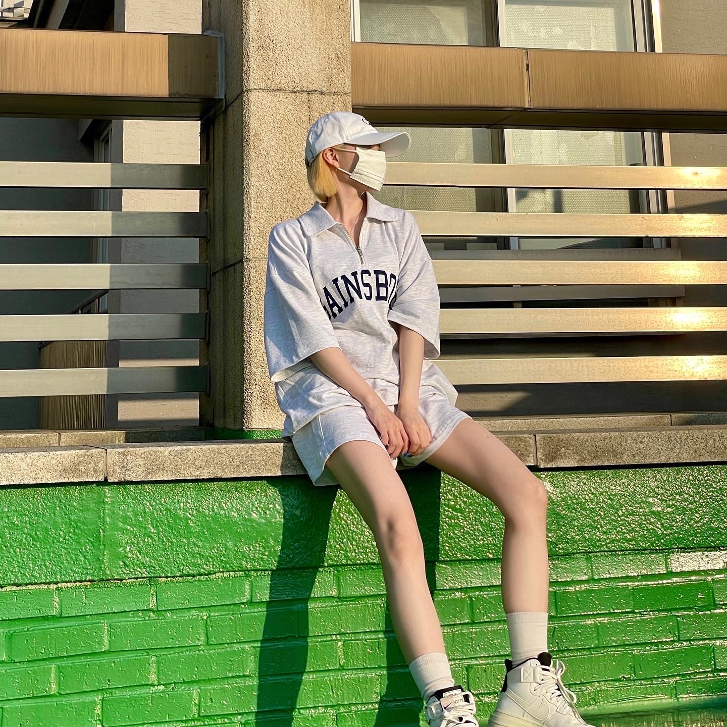 (W) Nike Air Force 1 High Utility 2.0 Summit White 착용 스타일 - 1