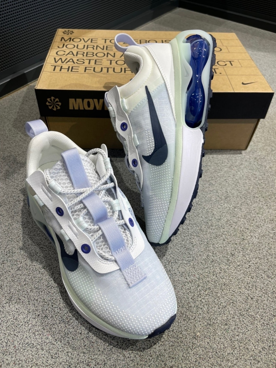 (W) Nike Air Max 2021 Obsidian Ghost 착용 스타일 - 3