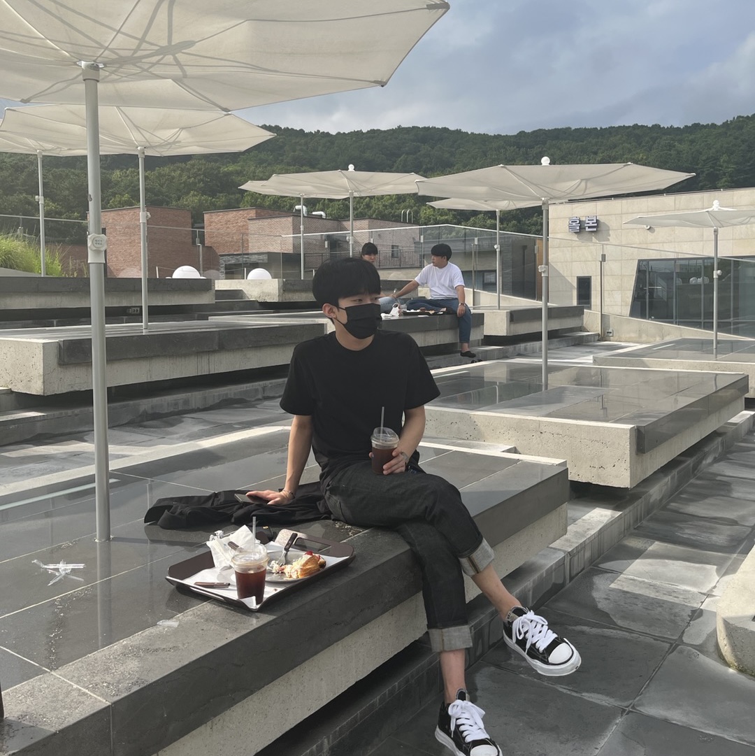 Maison Mihara Yasuhiro Peterson OG Sole Canvas Low Sneakers Black 착용 스타일 - 4