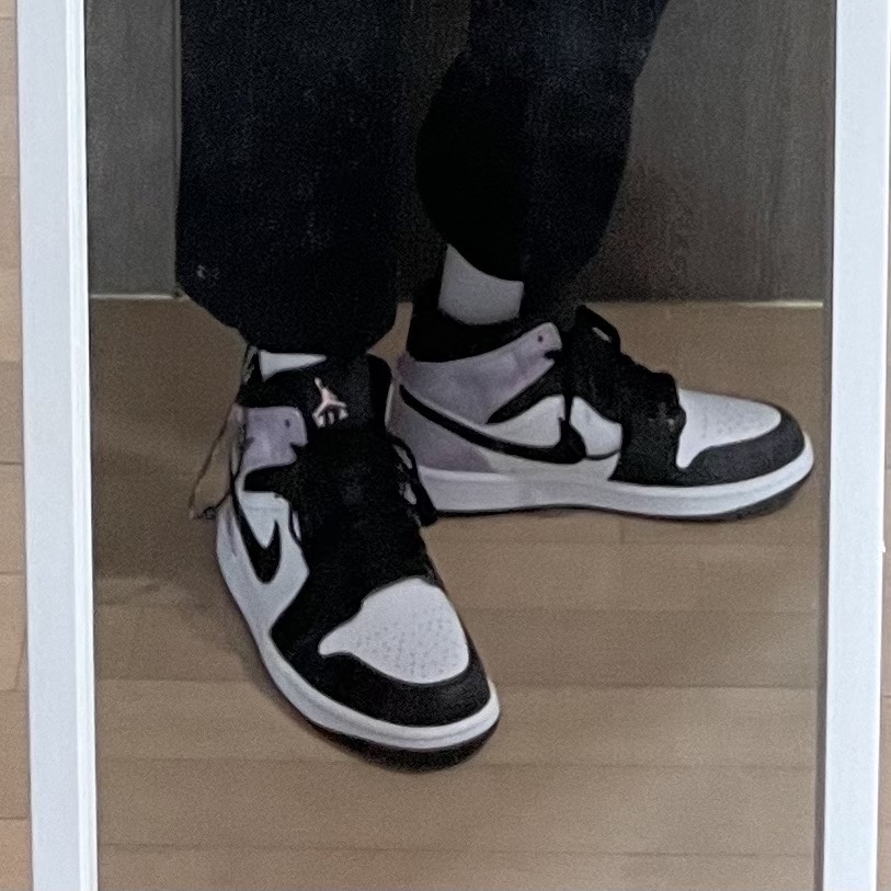 Nike Dunk Low Retro Black, Jordan 1 Mid White Black Tie-Dye 착용 스타일 - 3