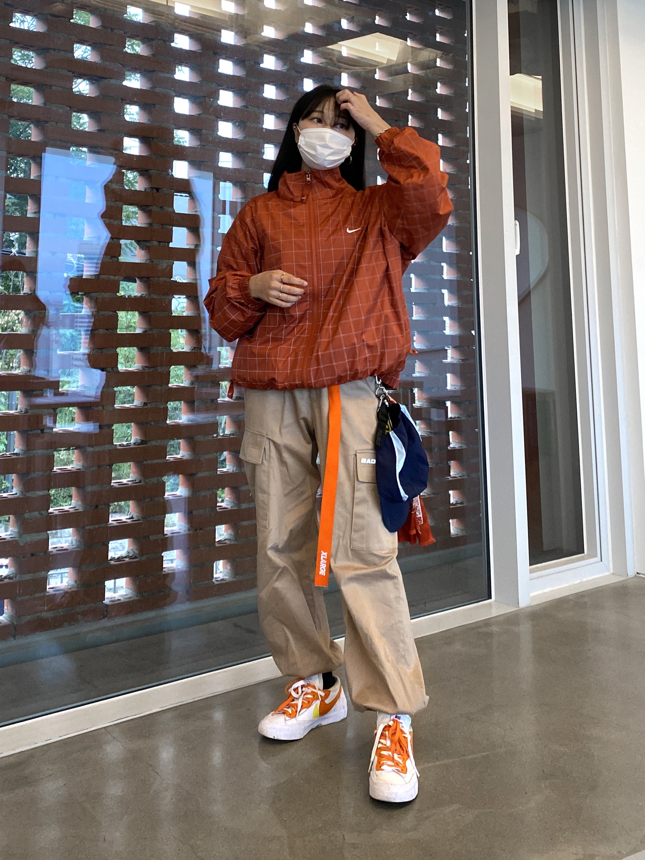 Nike x Sacai Blazer Low Magma Orange 착용 스타일 - 1