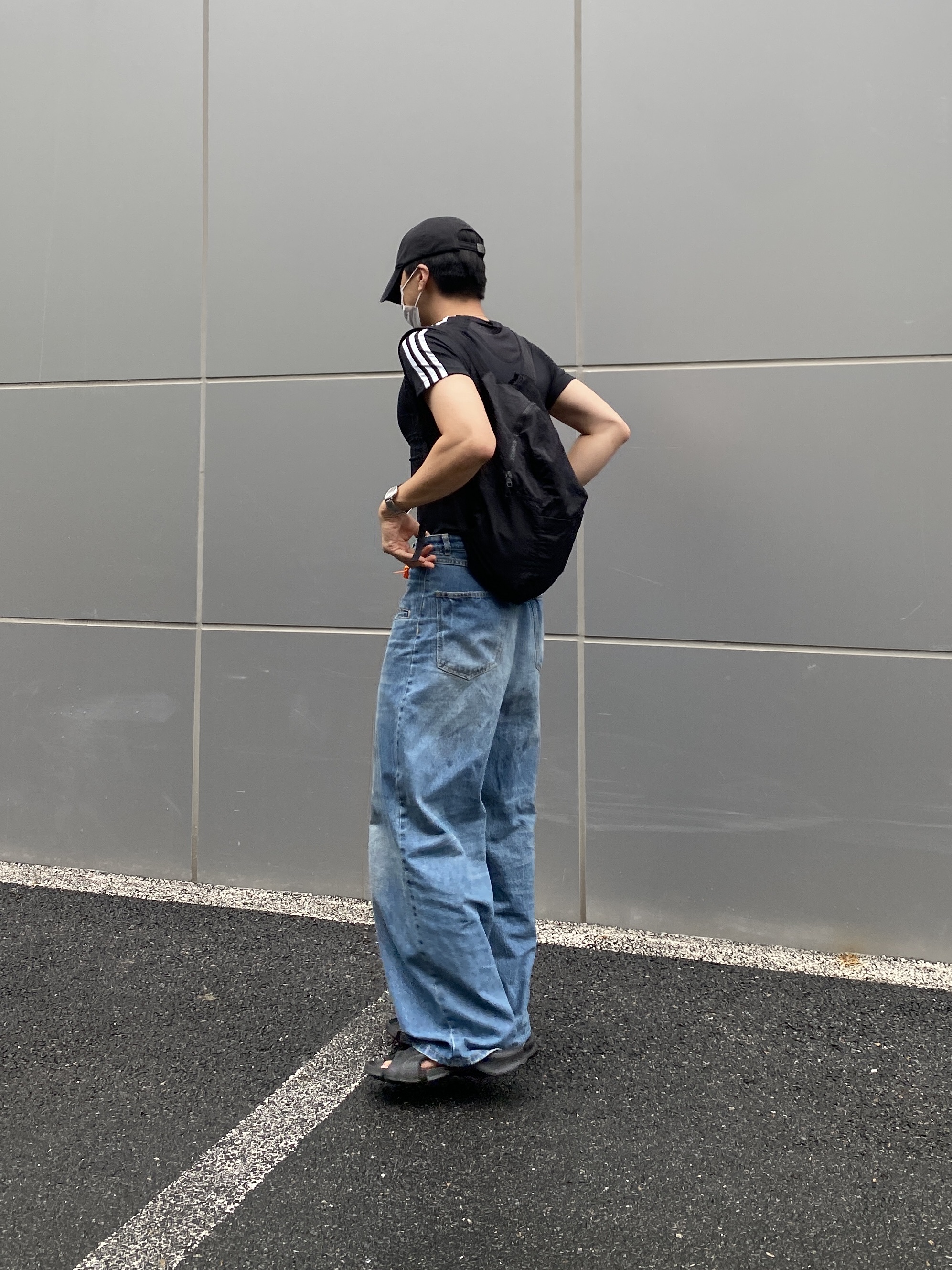 Our Legacy Slim Backpack Black Dense Liquid Nylon 착용 스타일 - 3