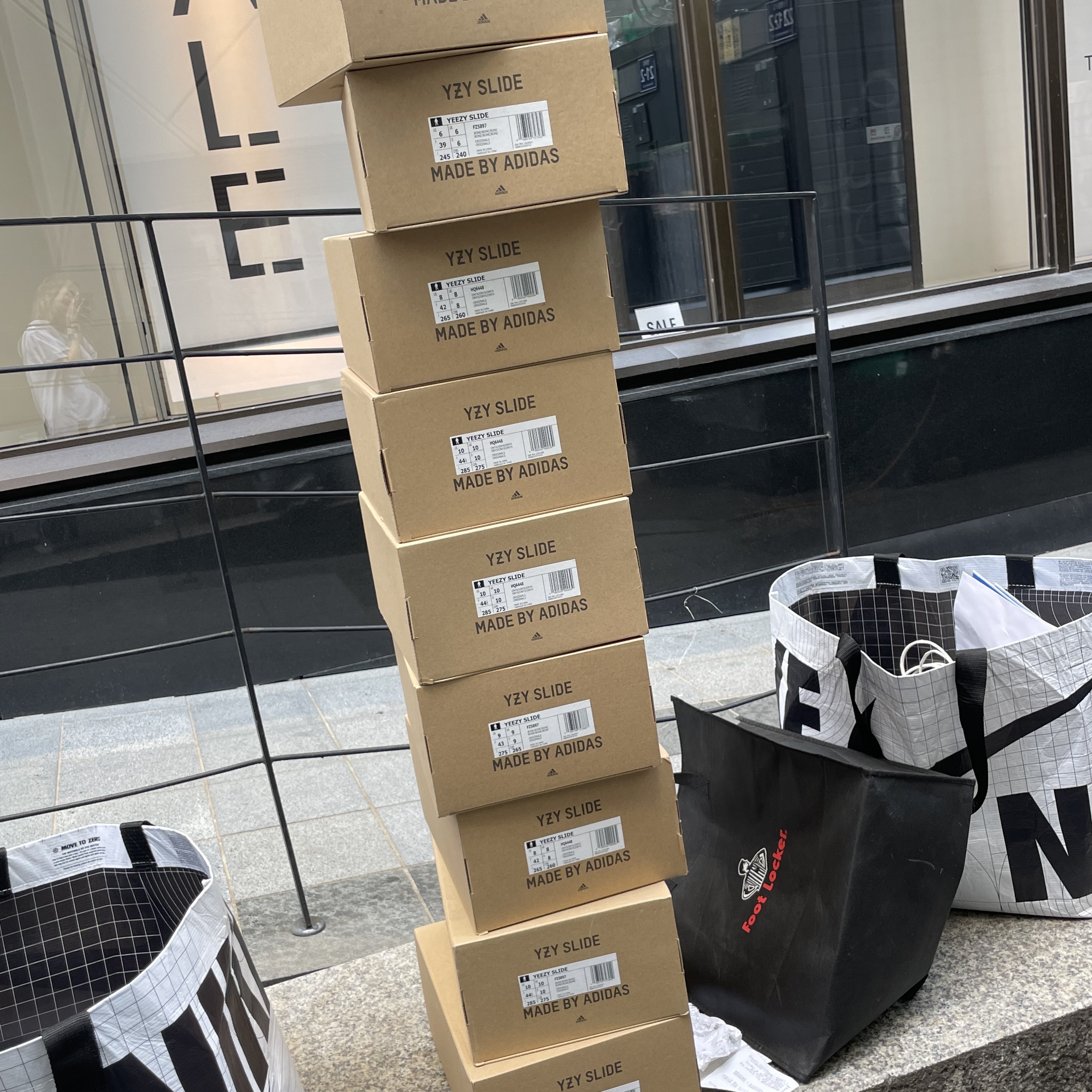 Adidas Yeezy Slide Onyx, Adidas Yeezy Slide Bone 2022/2023 착용 스타일 - 2