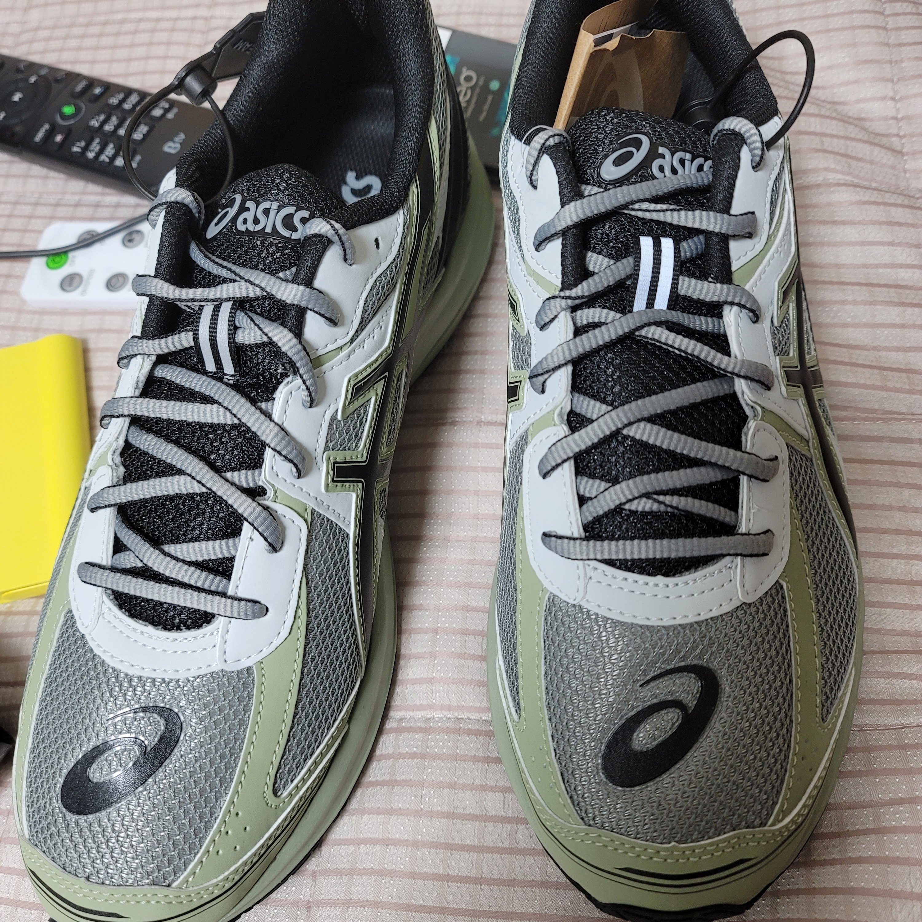 Asics Jog 100 S Sheet Rock - 2E Wide 착용 스타일 - 3