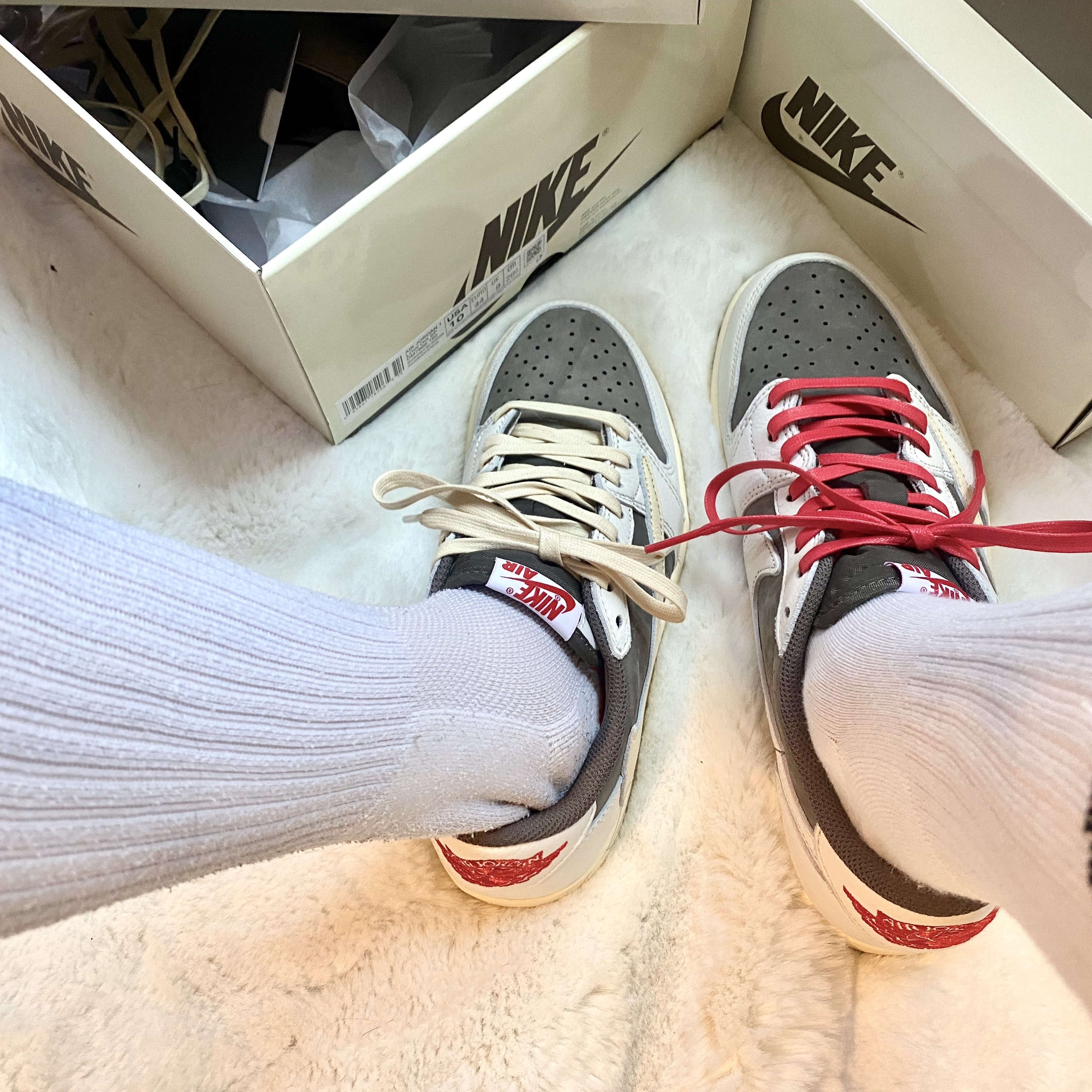 Jordan 1 x Travis Scott Retro Low OG SP Sail and Ridgerock 착용 스타일