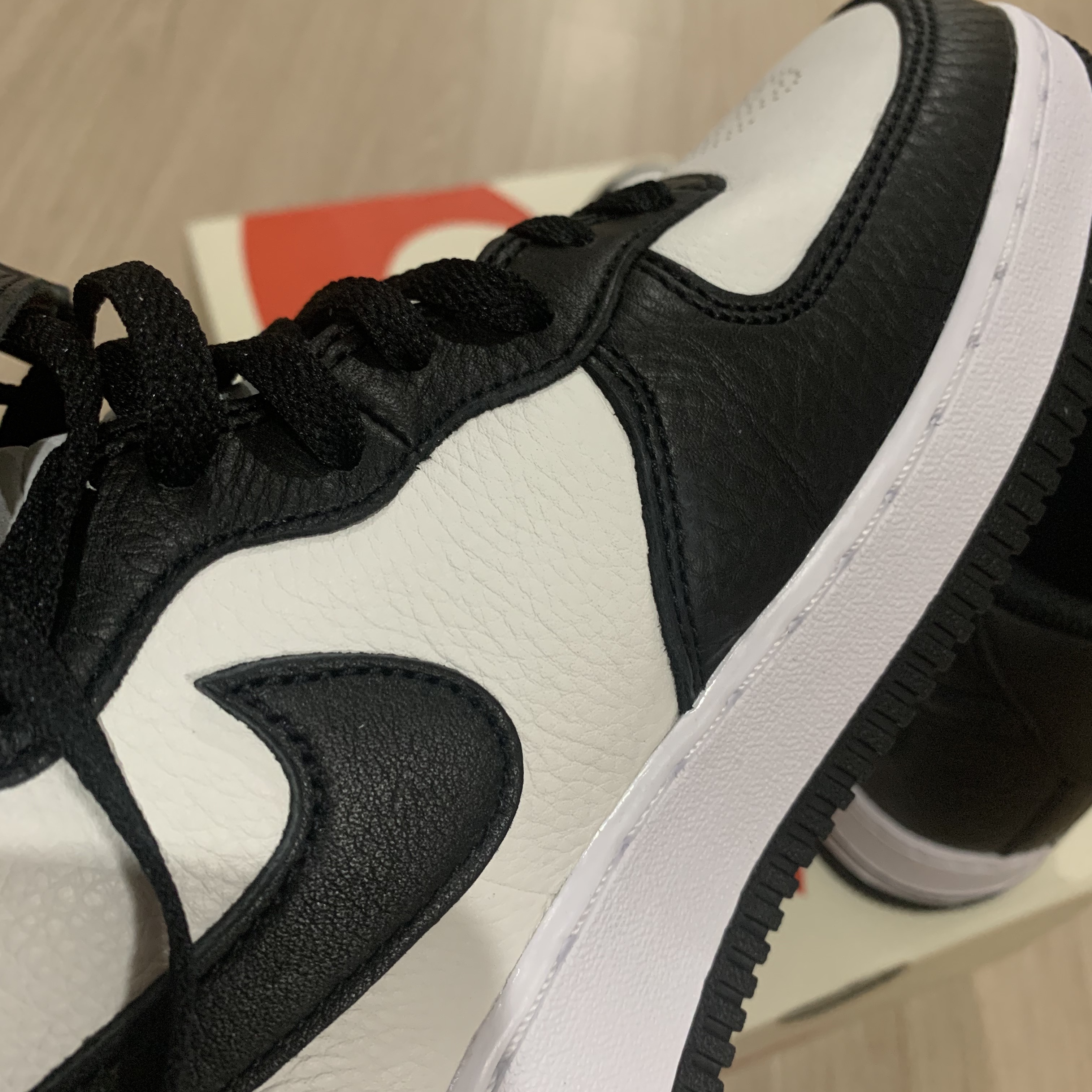 Nike x Stussy Air Force 1 '07 Mid SP Black and Light Bone 착용 스타일 - 4