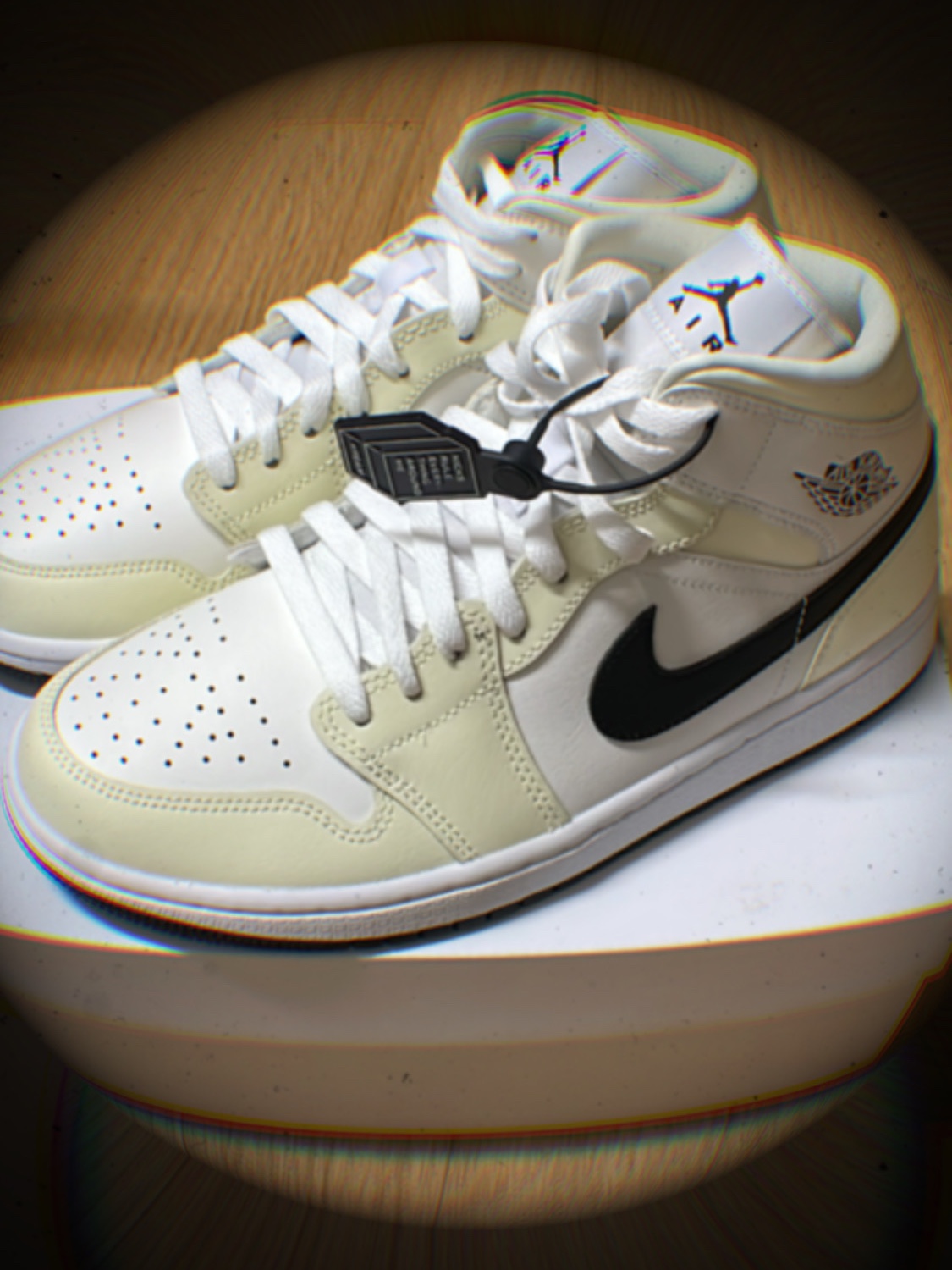(W) Jordan 1 Mid Coconut Milk 착용 스타일 - 3