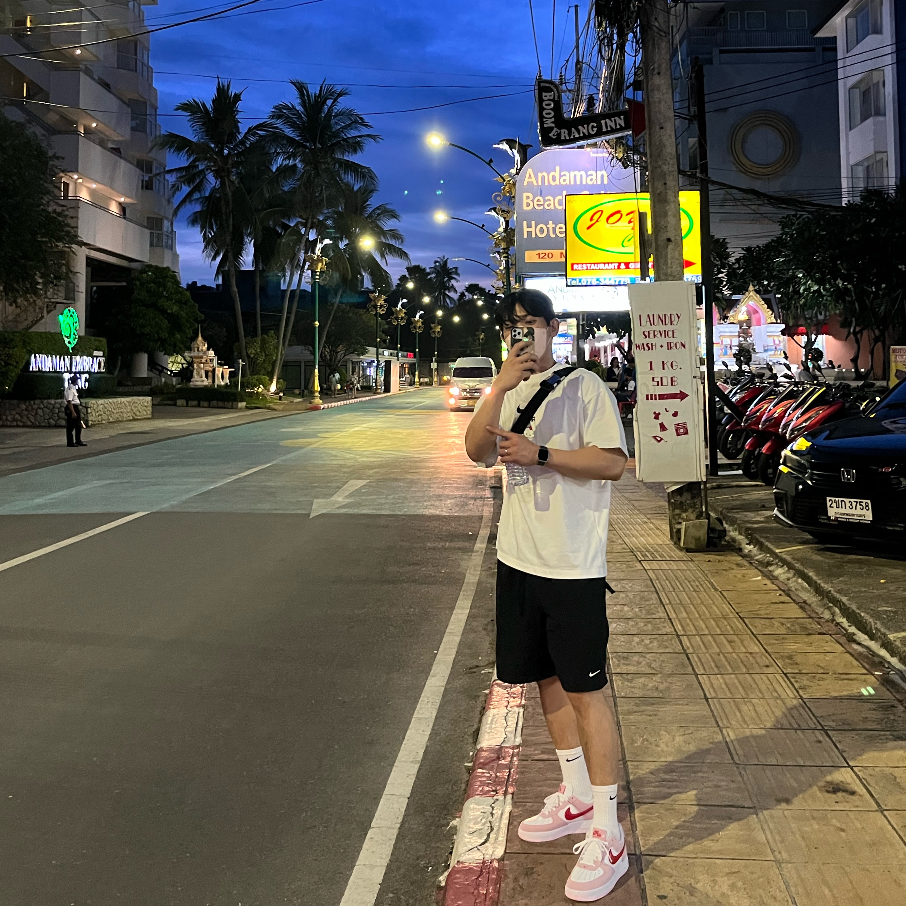 Nike Air Force 1 '07 QS Valentine's Day, Nike x Hello Kitty NRG Air T-Shirt White - Asia 착용 스타일
