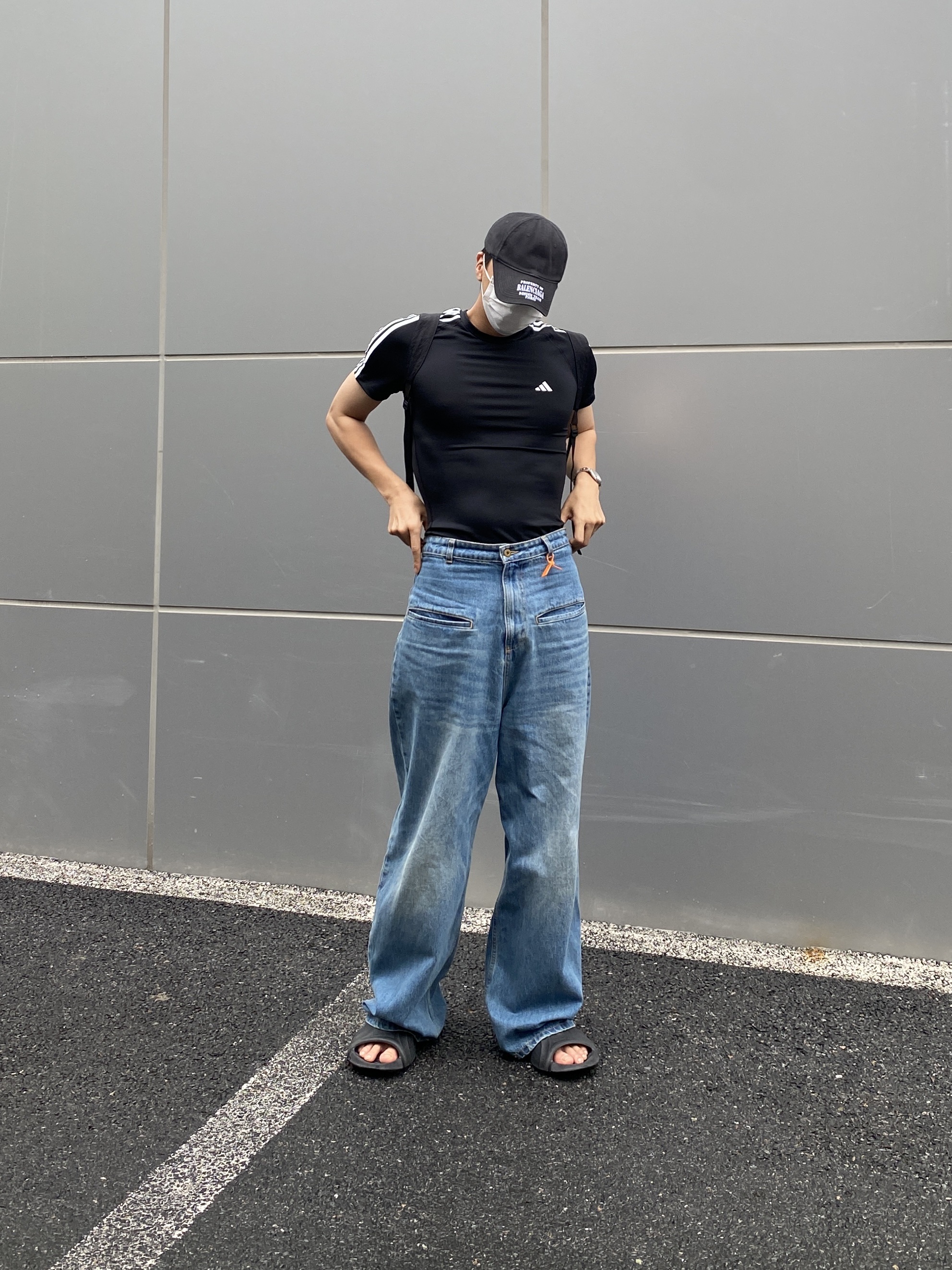 Our Legacy Slim Backpack Black Dense Liquid Nylon 착용 스타일 - 1