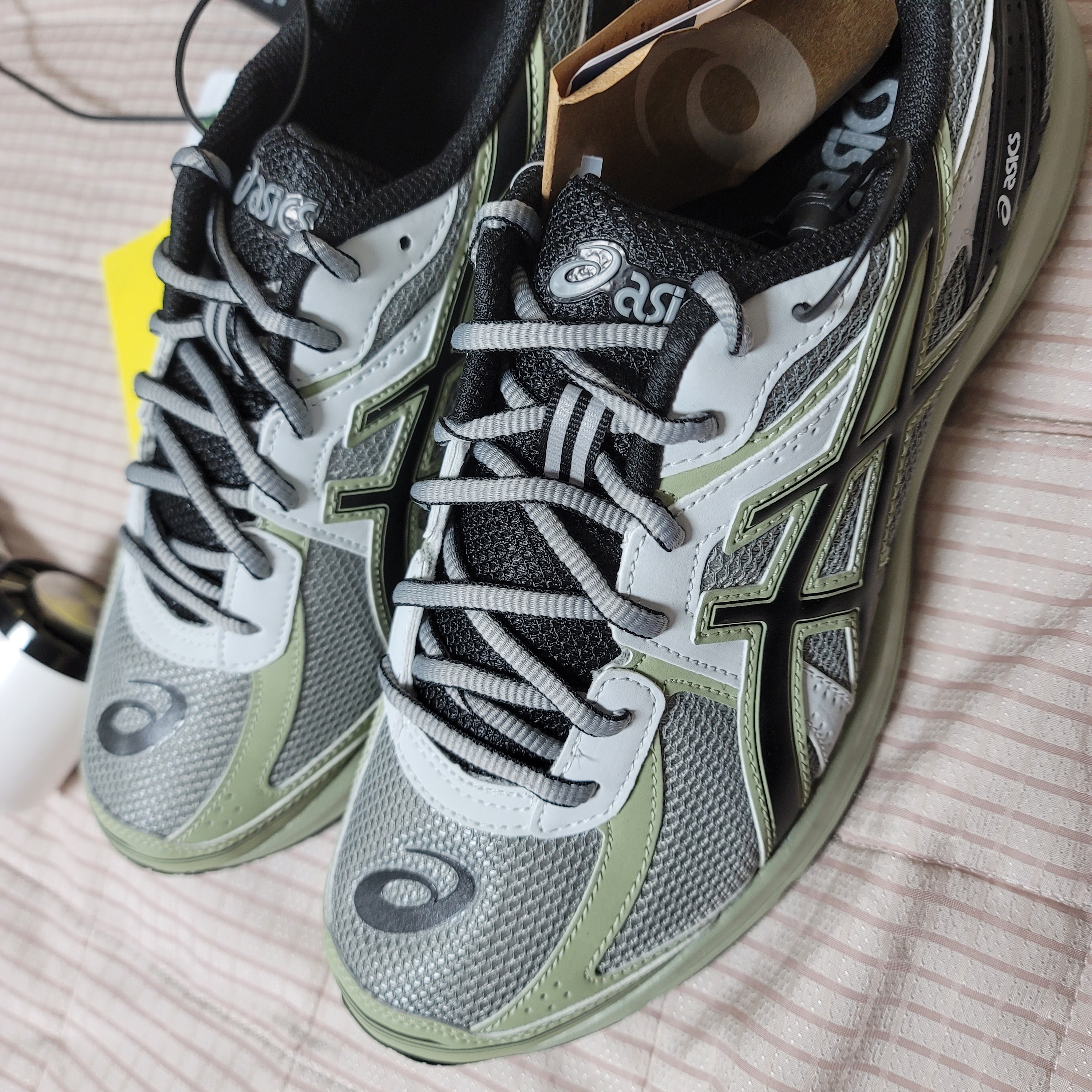 Asics Jog 100 S Sheet Rock - 2E Wide 착용 스타일 - 4