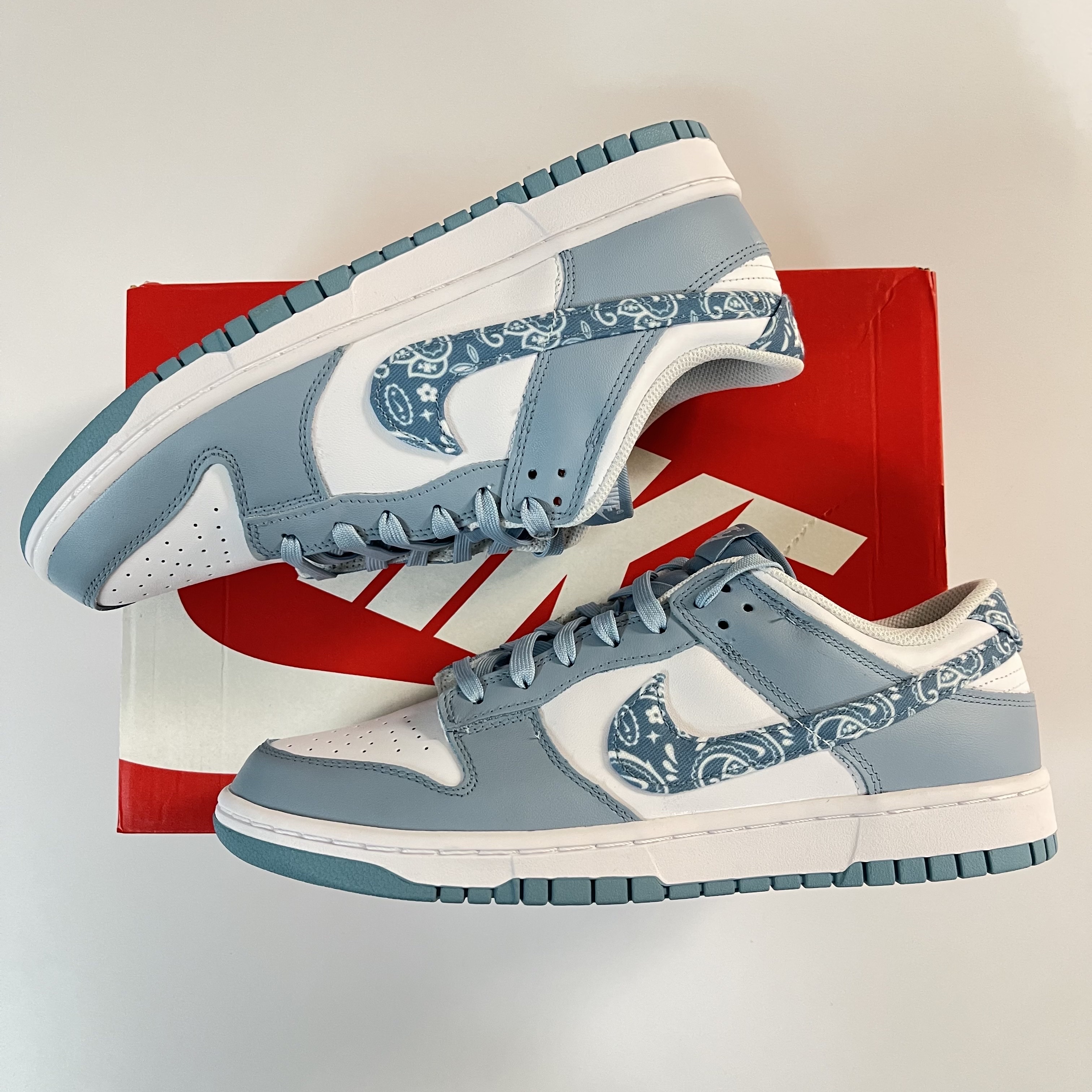 (W) Nike Dunk Low Essential Blue Paisley 착용 스타일 - 1