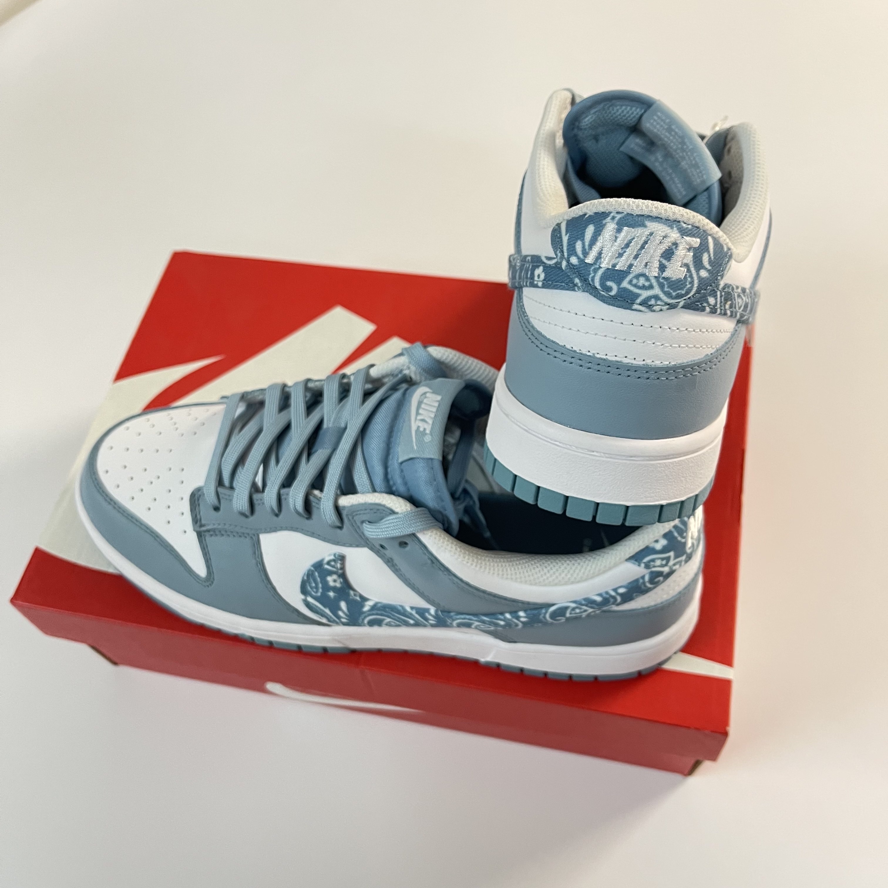 (W) Nike Dunk Low Essential Blue Paisley 착용 스타일 - 5