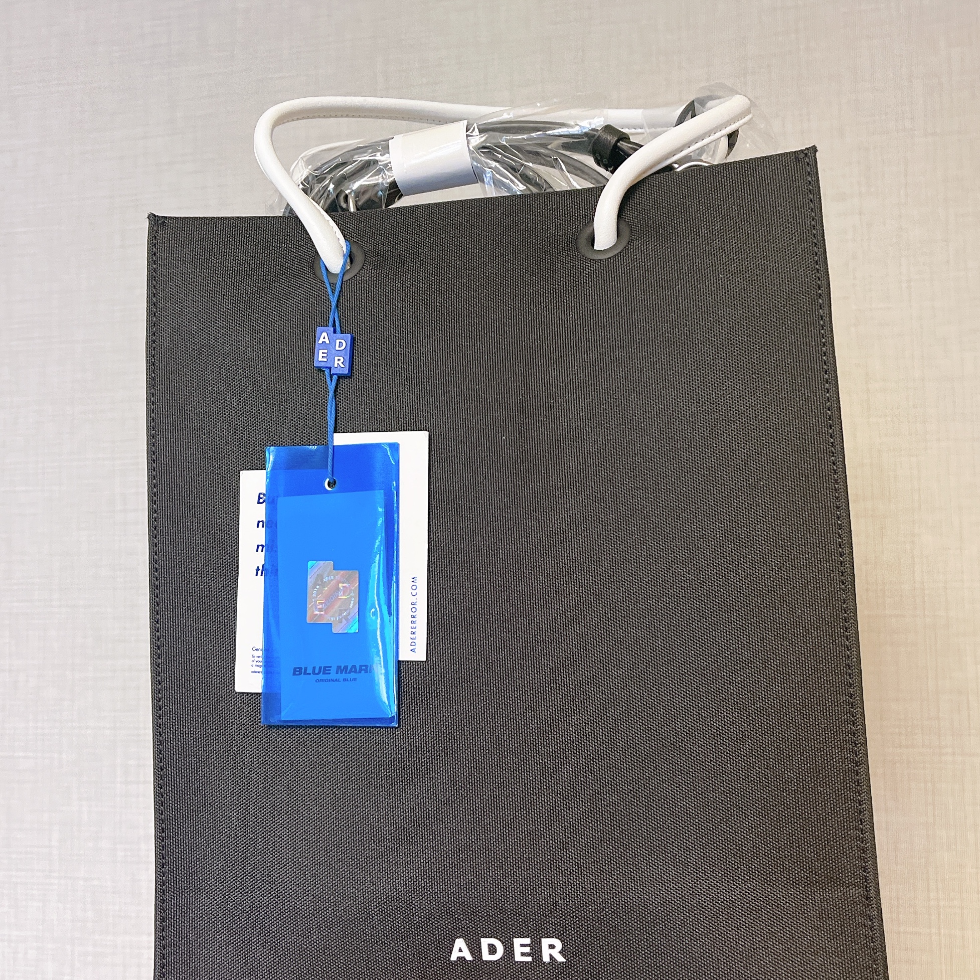 Ader Error Shopper Bag Noir 착용 스타일 - 2