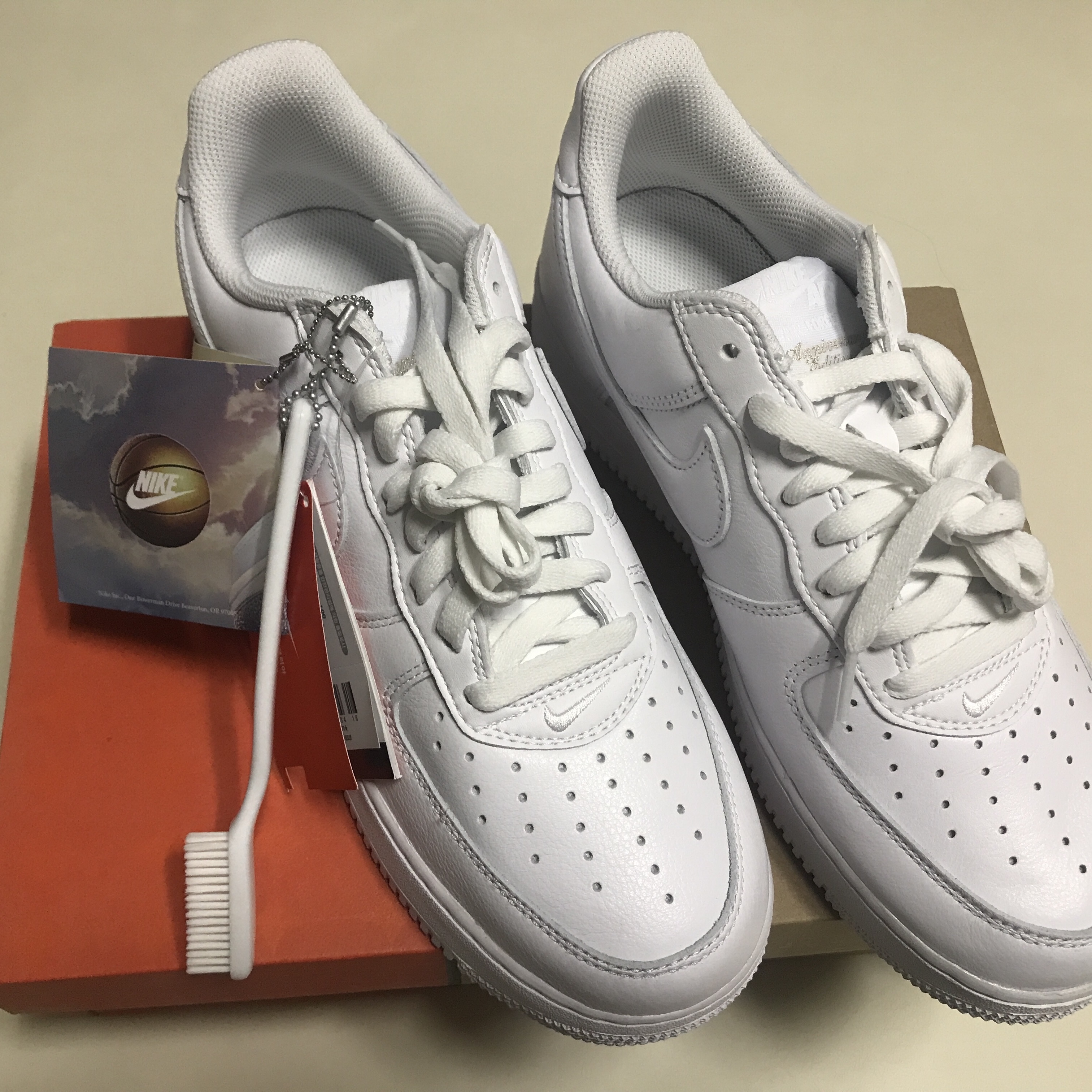 Nike Air Force 1 Low Retro Color of the Month White 착용 스타일 - 1