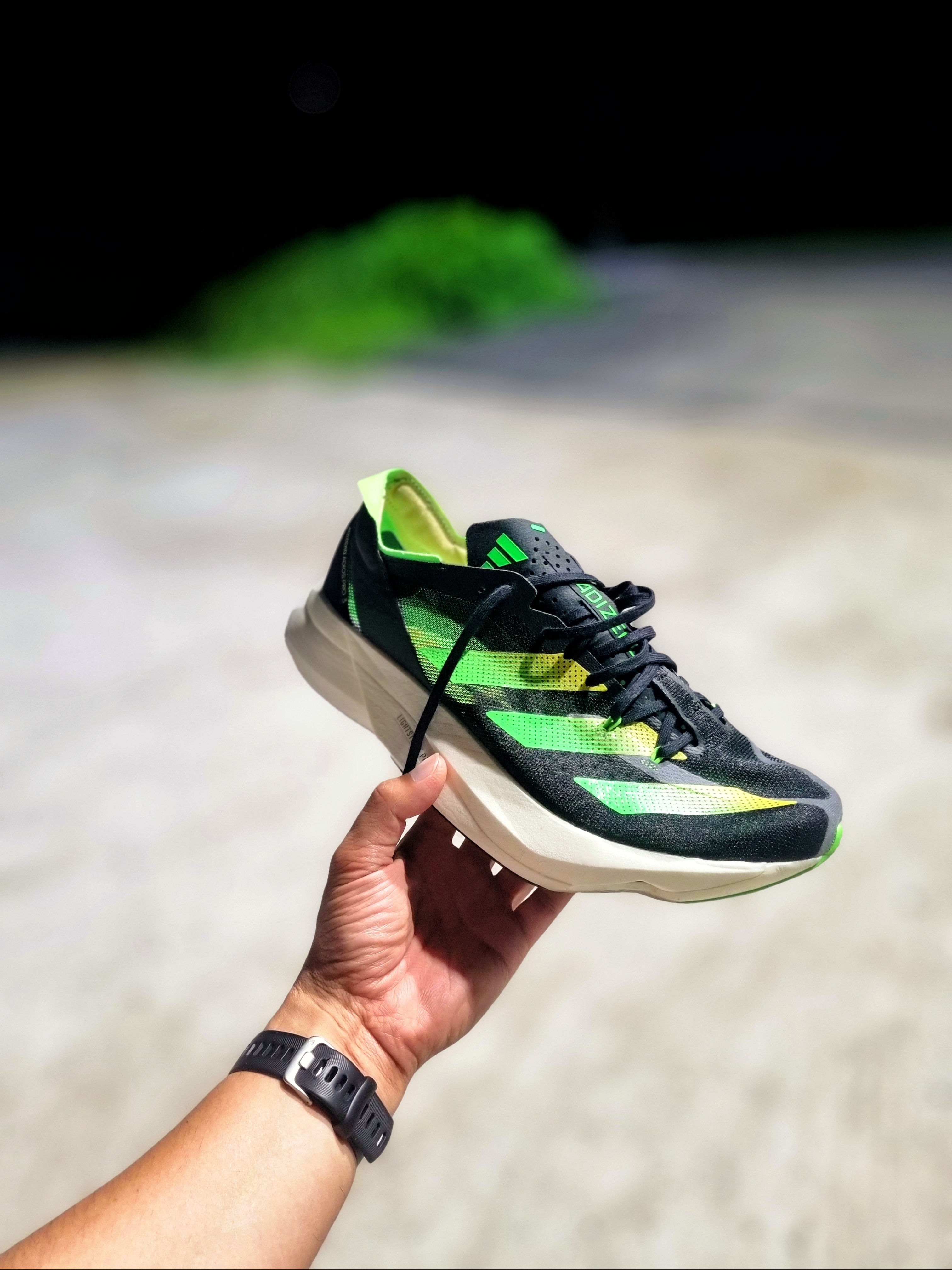 Adidas Adizero Adios Pro 3 Core Black Solar Green 착용 스타일