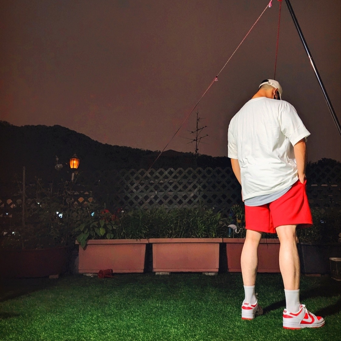 Nike Dunk Low Retro Championship Red 착용 스타일 - 3