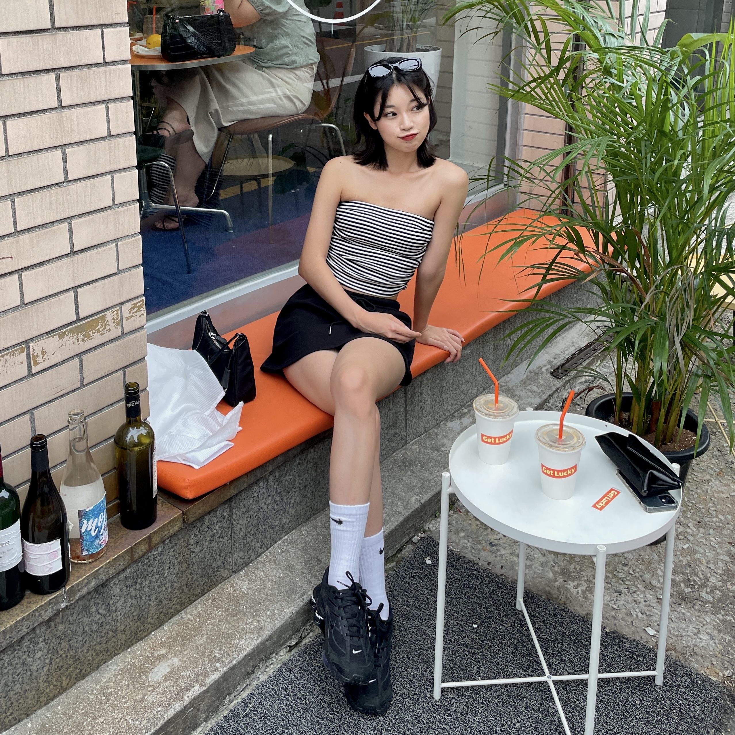 Nike x Supreme Shox Ride 2 SP Black, Prada Re-Edition 2005 Re-Nylon Mini Hobo Bag Black 착용 스타일 - 2