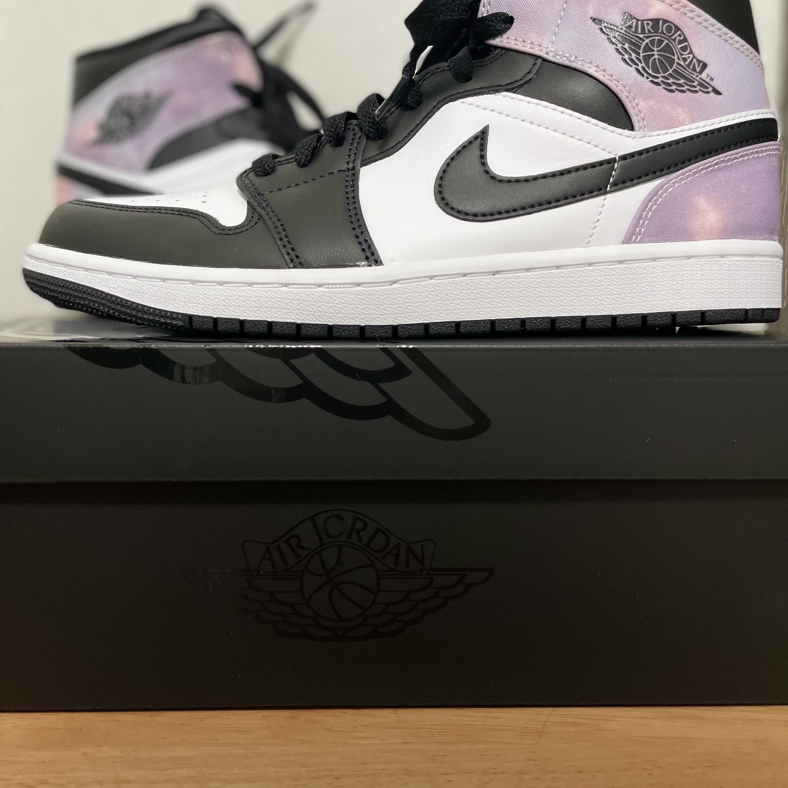 Jordan 1 Mid White Black Tie-Dye 착용 스타일 - 2