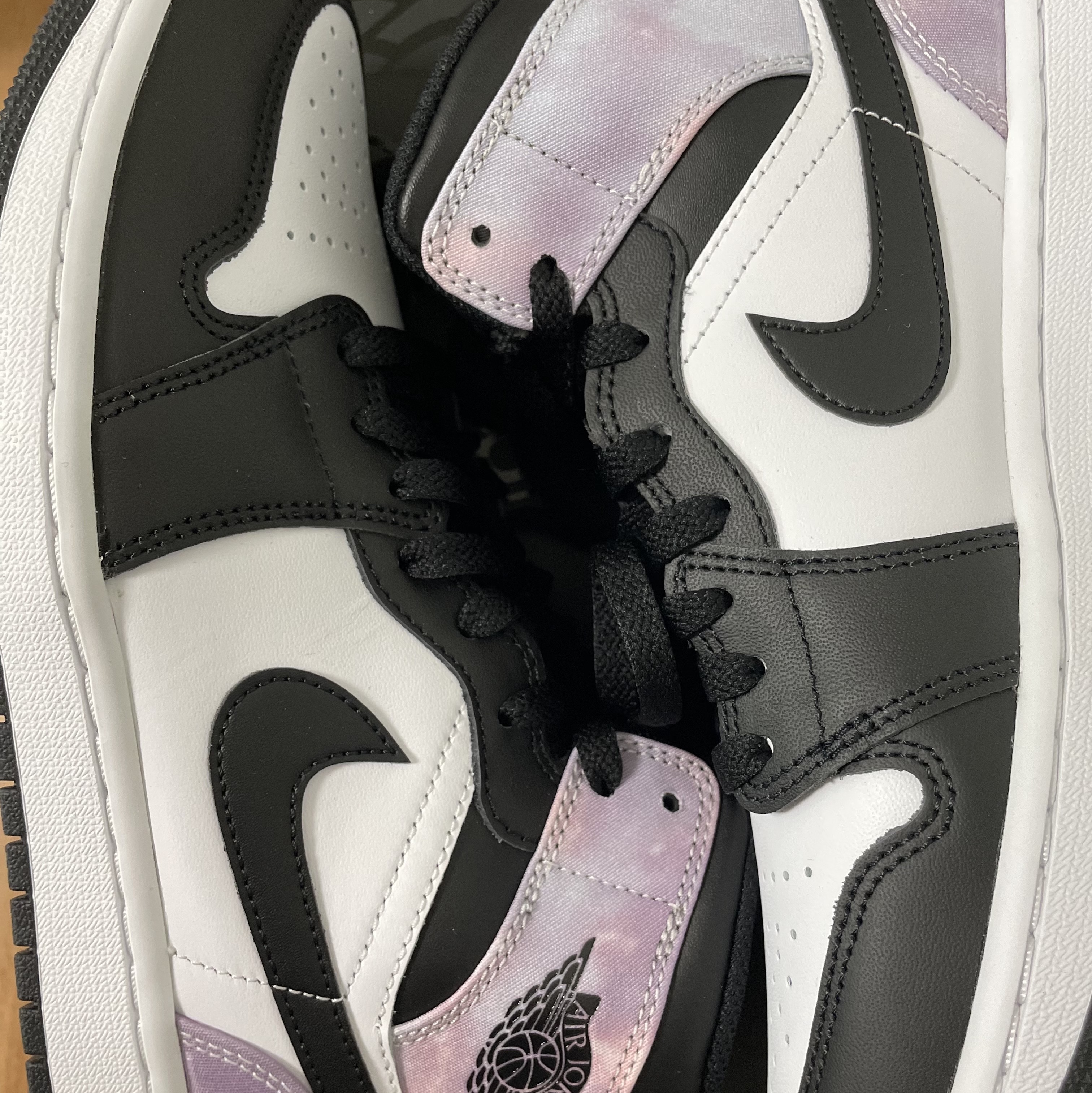 Jordan 1 Mid White Black Tie-Dye 착용 스타일 - 3
