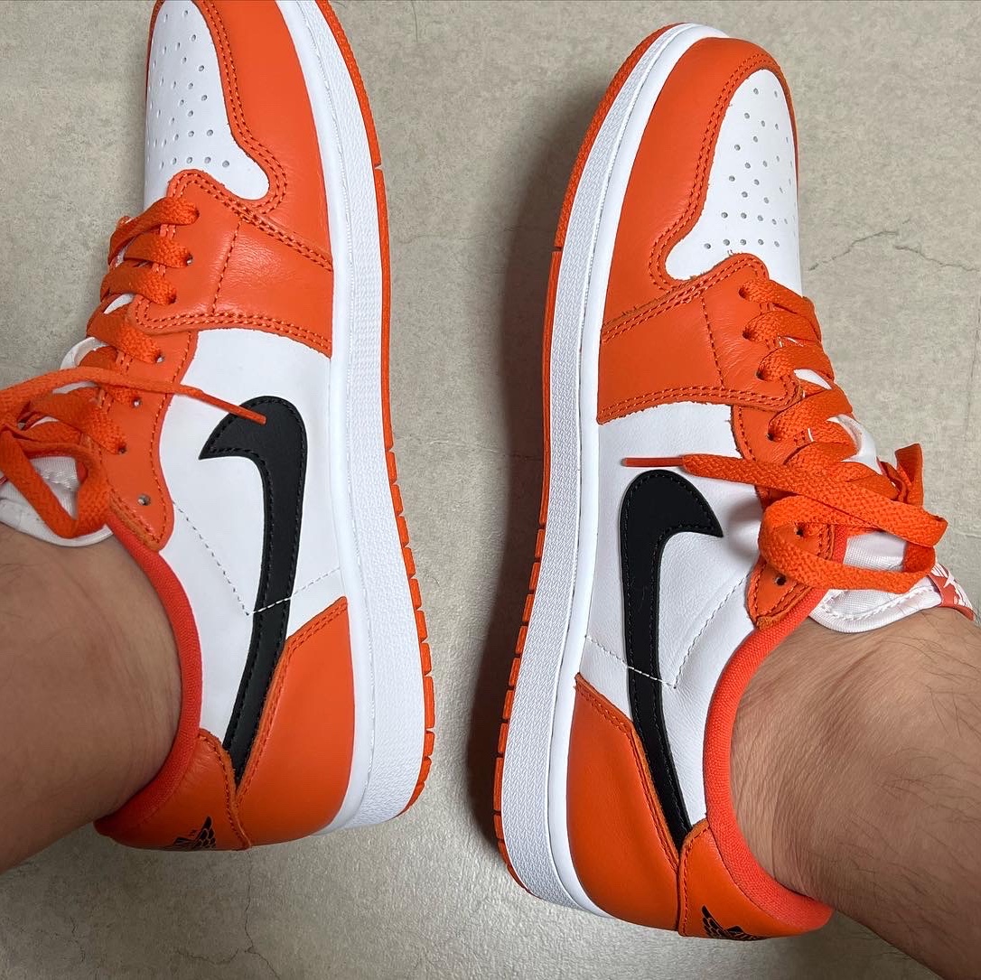 Jordan 1 Low Hyper Royal, Jordan 1 Low OG Starfish 착용 스타일 - 2
