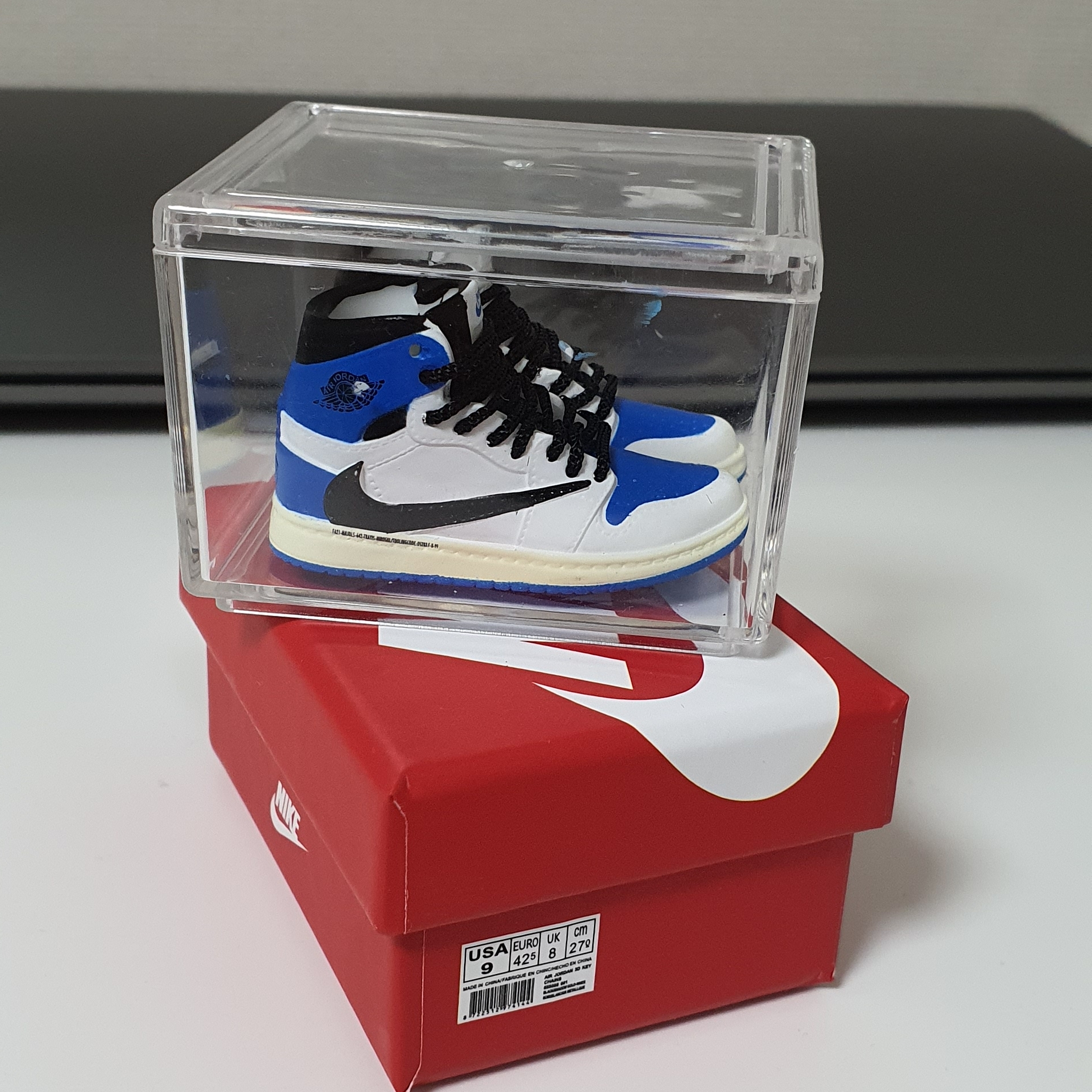 Jordan 1 x Travis Scott x Fragment Retro High OG SP Military Blue 착용 스타일 - 1
