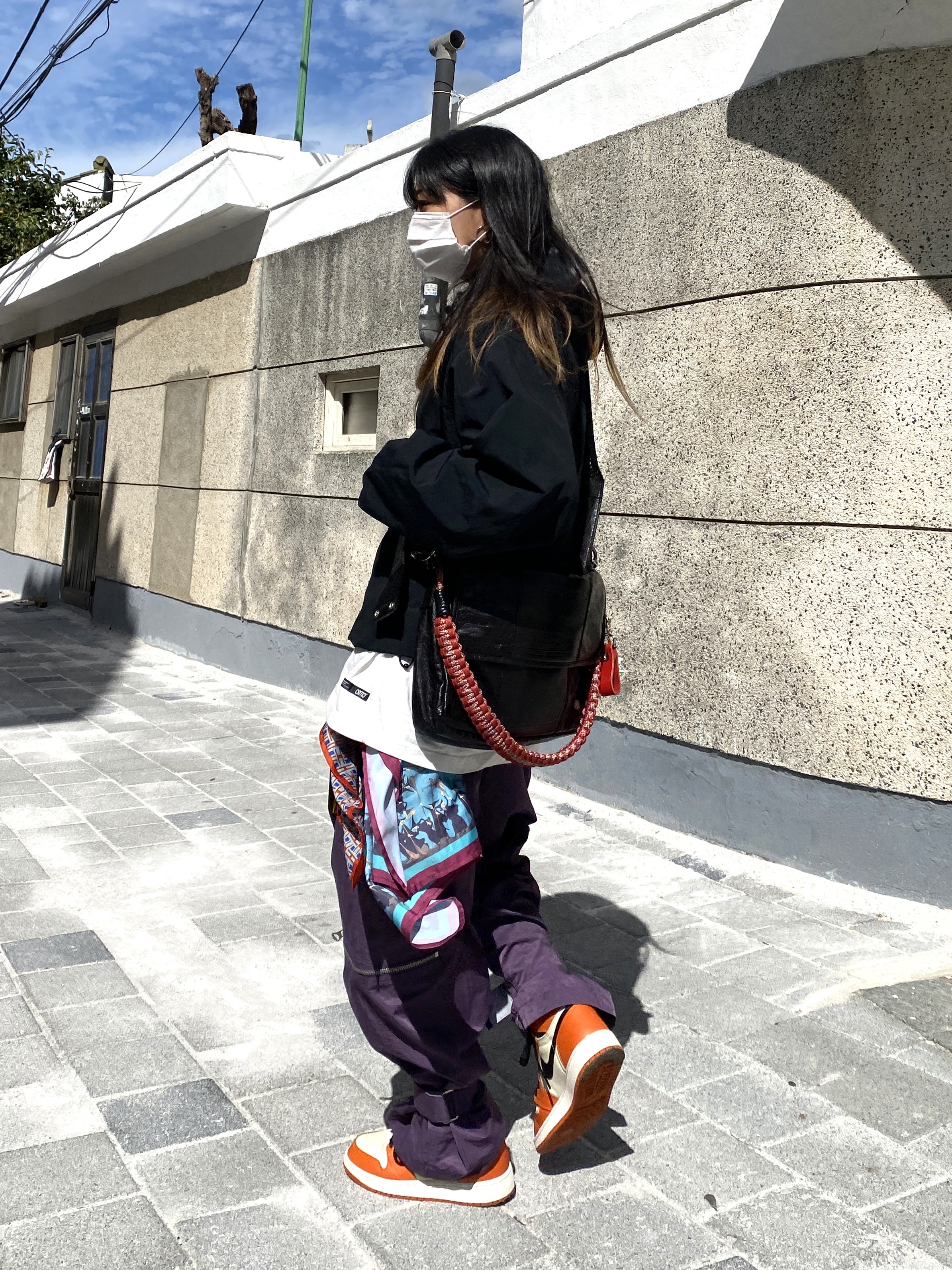 (GS) Jordan 1 Retro High OG Reverse Shattered Backboard, Supreme x Nike Jewel Reversible Ripstop Anorak Black - 20FW 착용 스타일 - 1