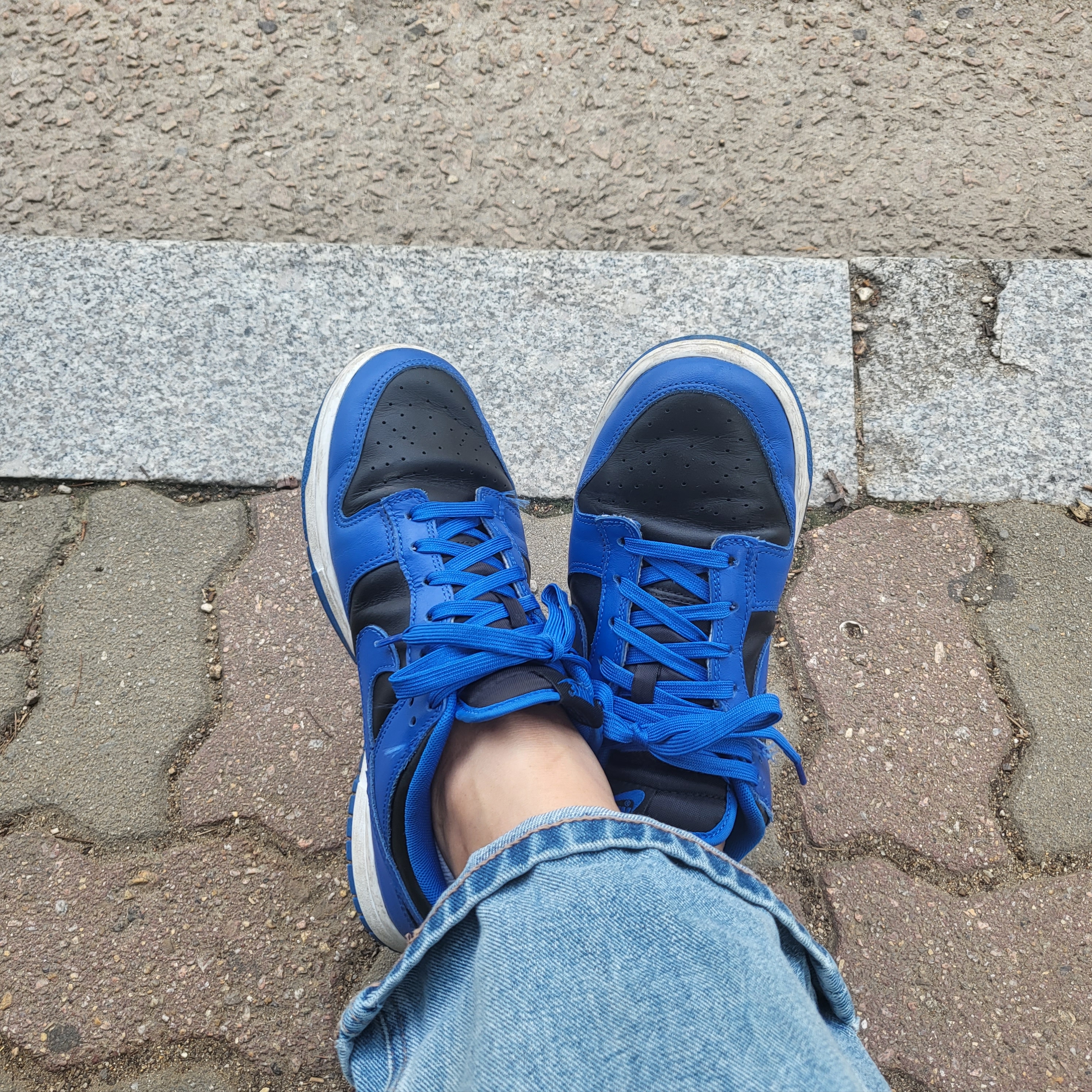 Nike Dunk Low Retro Hyper Cobalt 착용 스타일