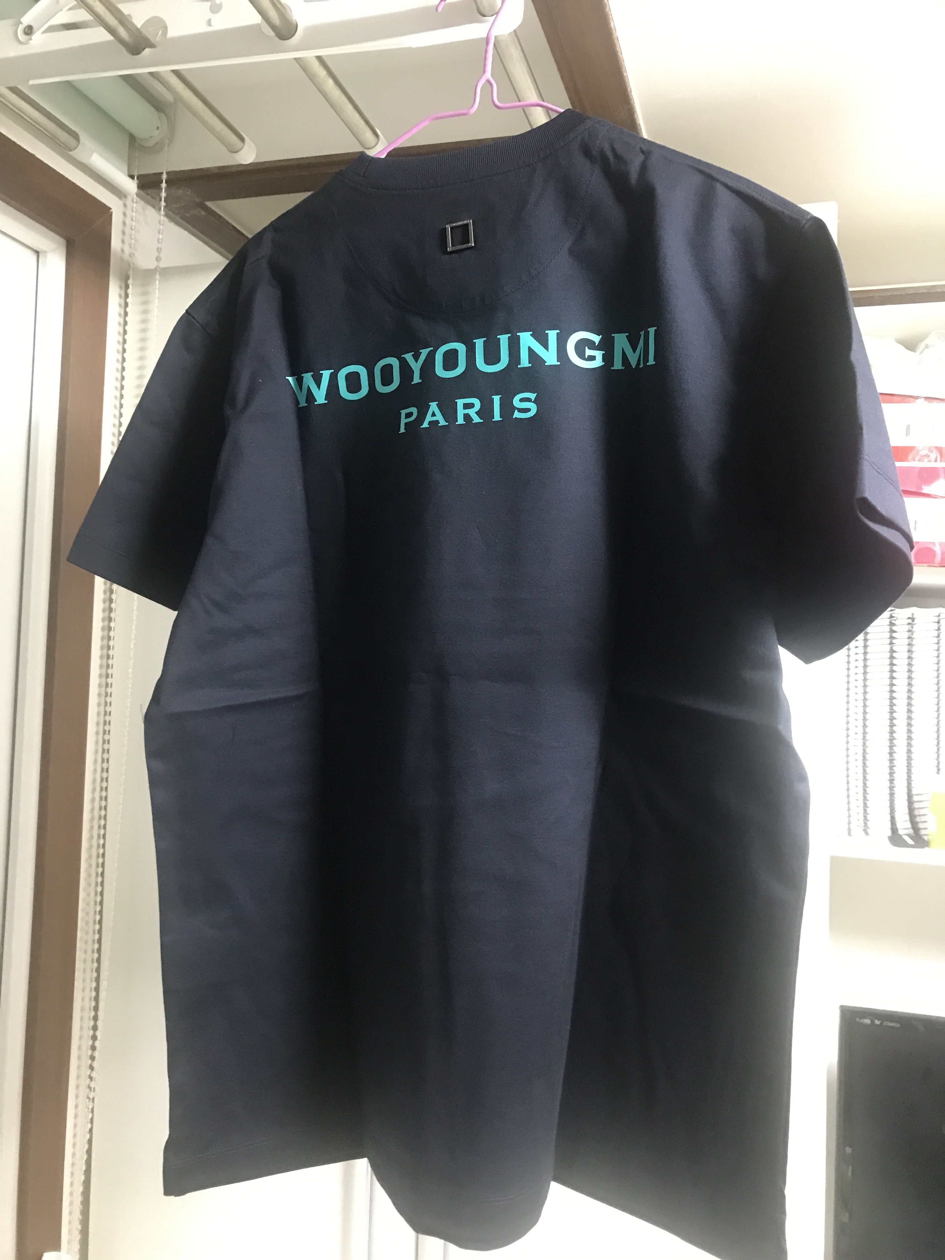 Wooyoungmi Turquoise Back Logo T-Shirt Navy - 22FW 착용 스타일 - 3