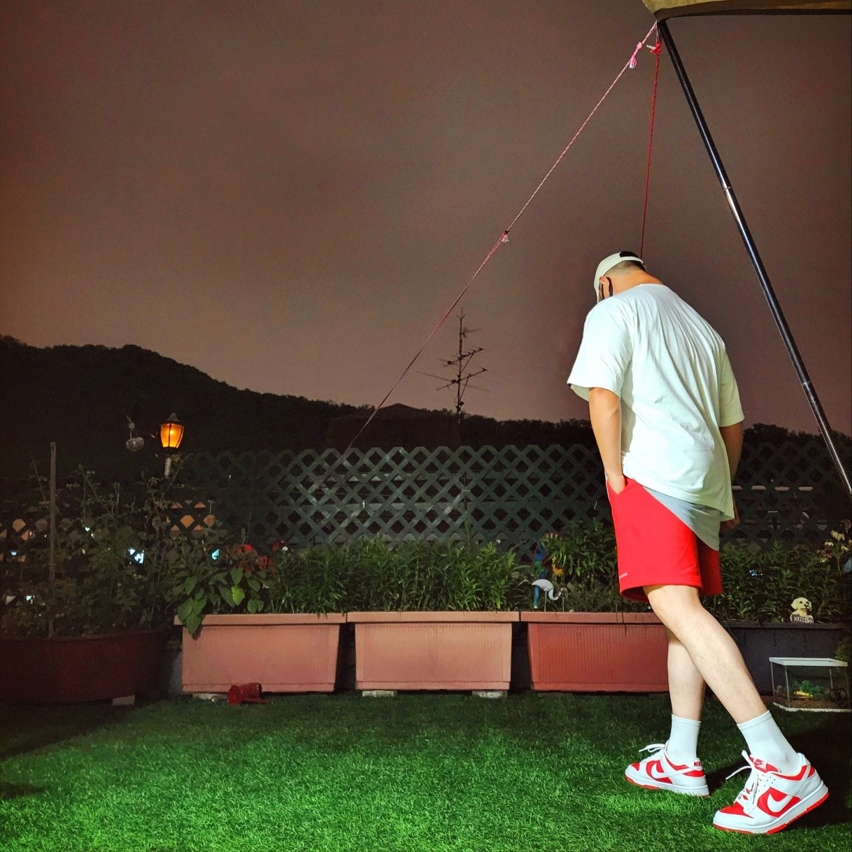 Nike Dunk Low Retro Championship Red 착용 스타일 - 2