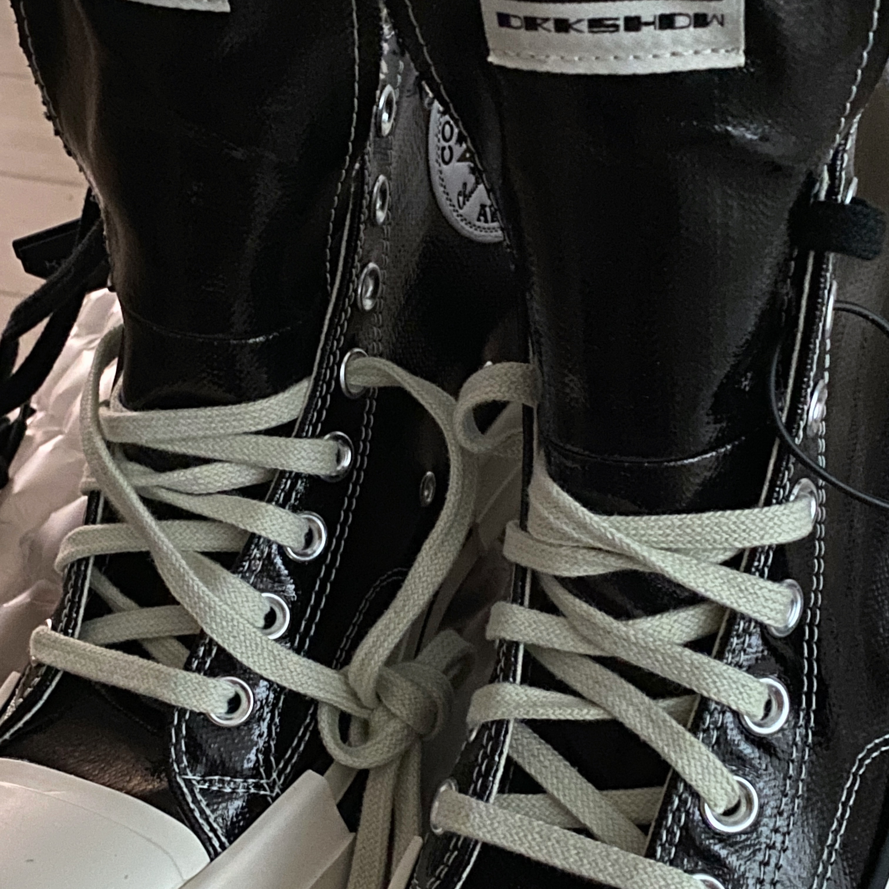 Converse x Drkshdw Turbodrk Chuck 70 Hi Black Lacquered Denim 착용 스타일 - 1