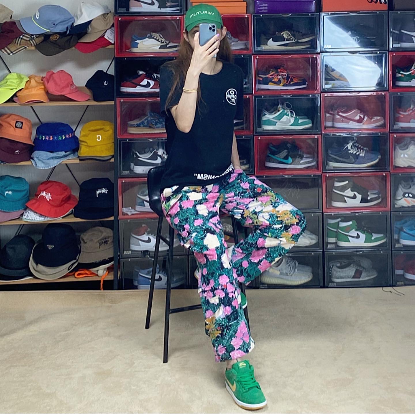 Supreme x The North Face Trekking Zip-Off Belted Pants Flowers - 22SS, Nike SB Dunk Low Pro Shamrock 착용 스타일 - 1
