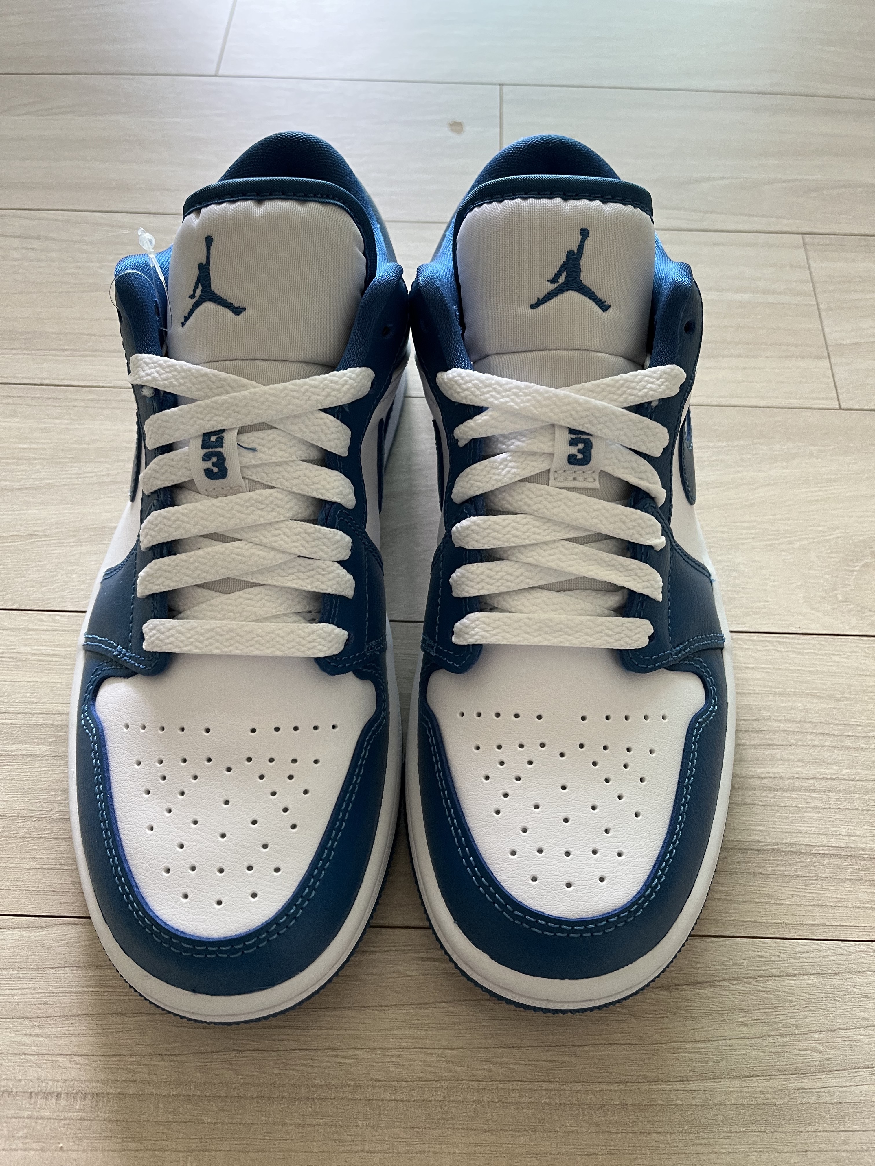 (W) Jordan 1 Low White Dark Marina Blue 착용 스타일 - 1