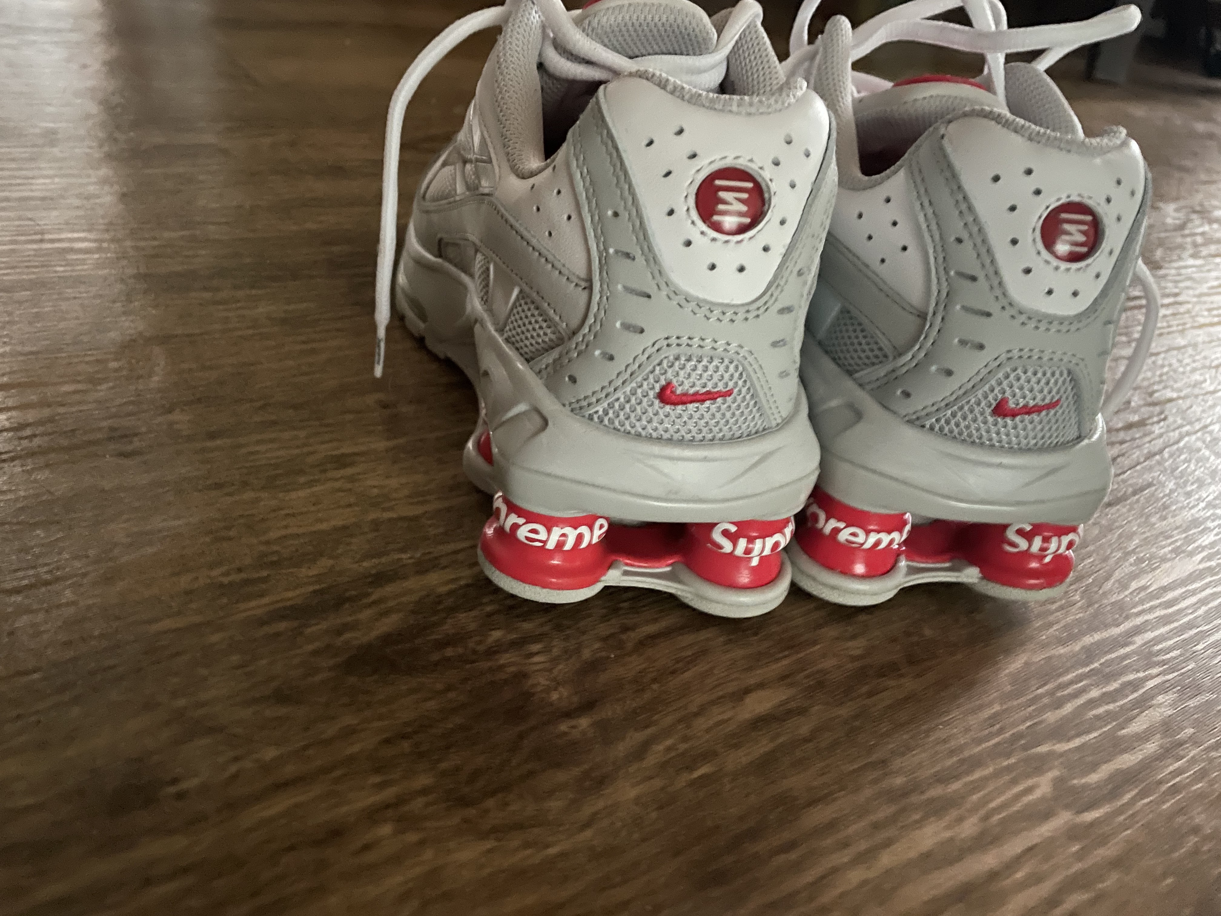 Nike x Supreme Shox Ride 2 SP White 착용 스타일 - 2