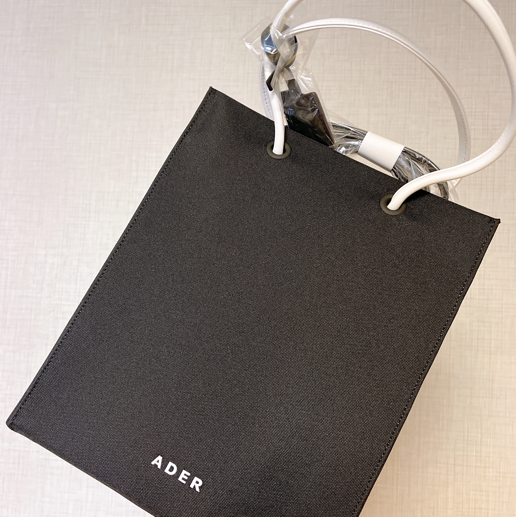 Ader Error Shopper Bag Noir 착용 스타일 - 1