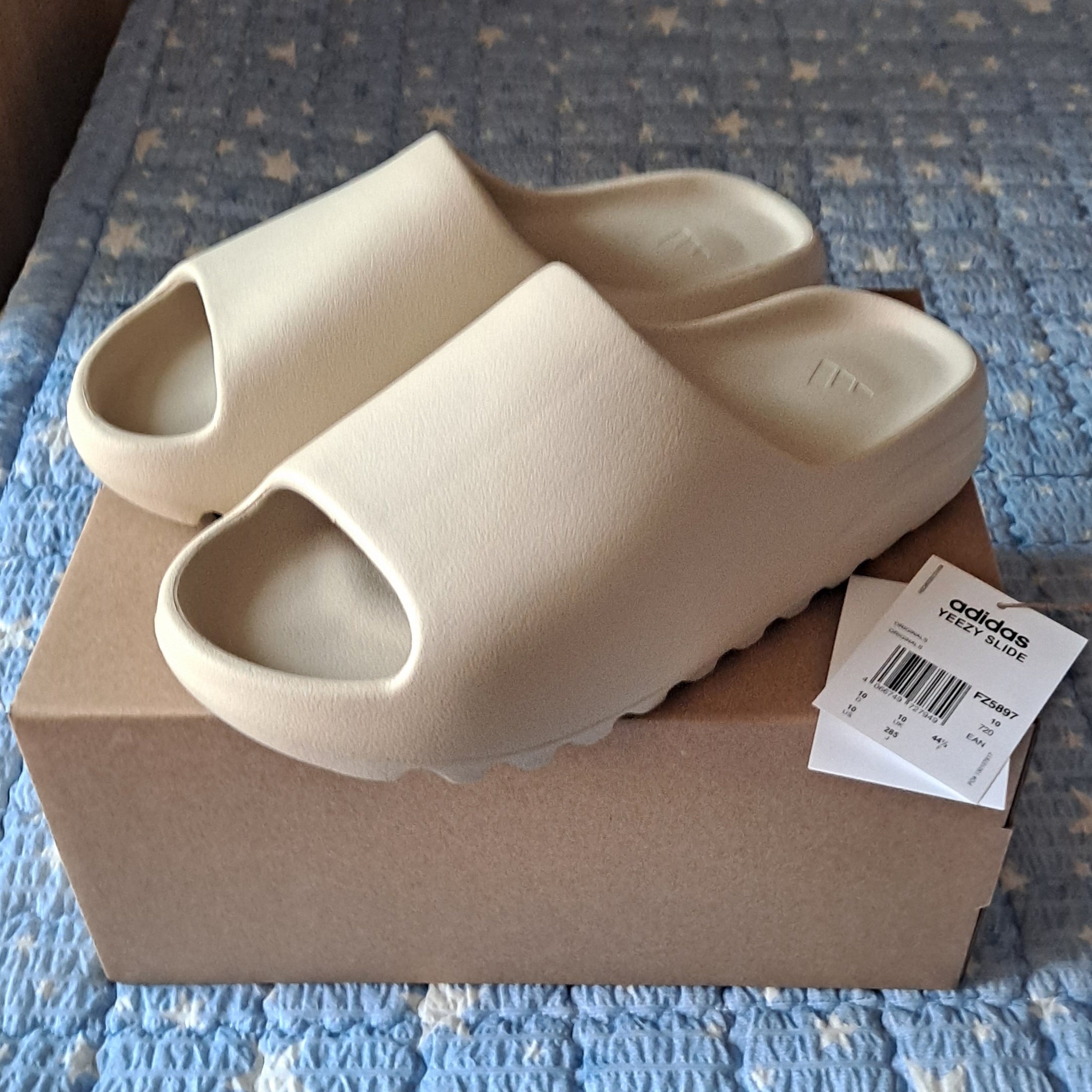 Adidas Yeezy Slide Bone 2022/2023 착용 스타일 - 2