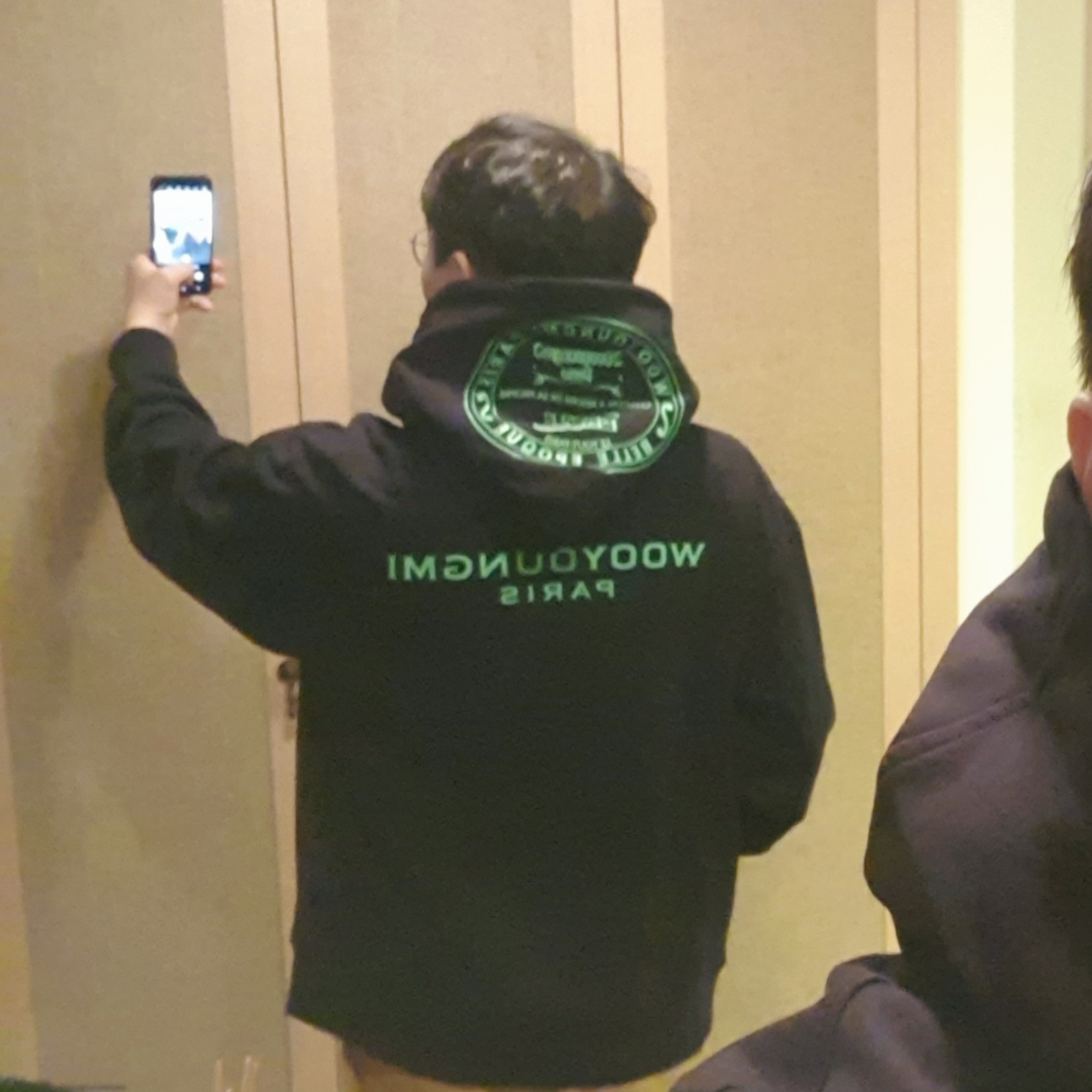 Wooyoungmi Glow Graphic Back Logo Hoodie Black - 22SS 착용 스타일