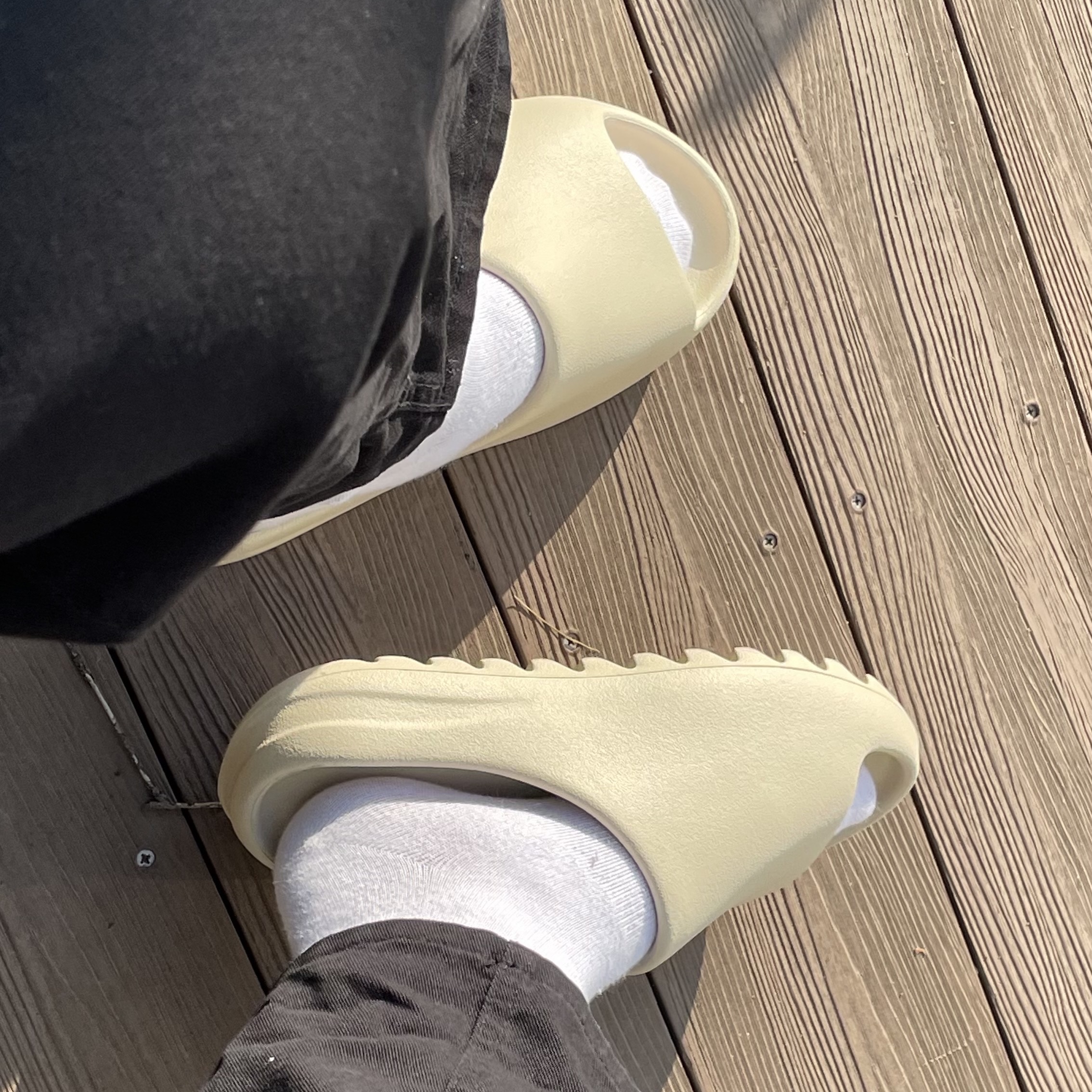Adidas Yeezy Slide Bone 2022/2023 착용 스타일