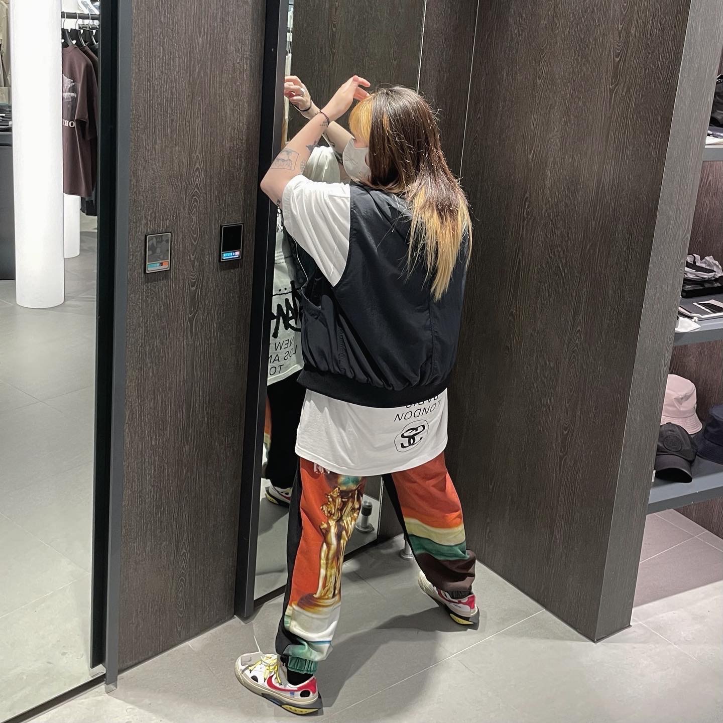 Nike x Off-White Blazer Low '77 White and University Red, Stussy x Takahiromiyashita The Soloist 40 WT T-Shirt 착용 스타일