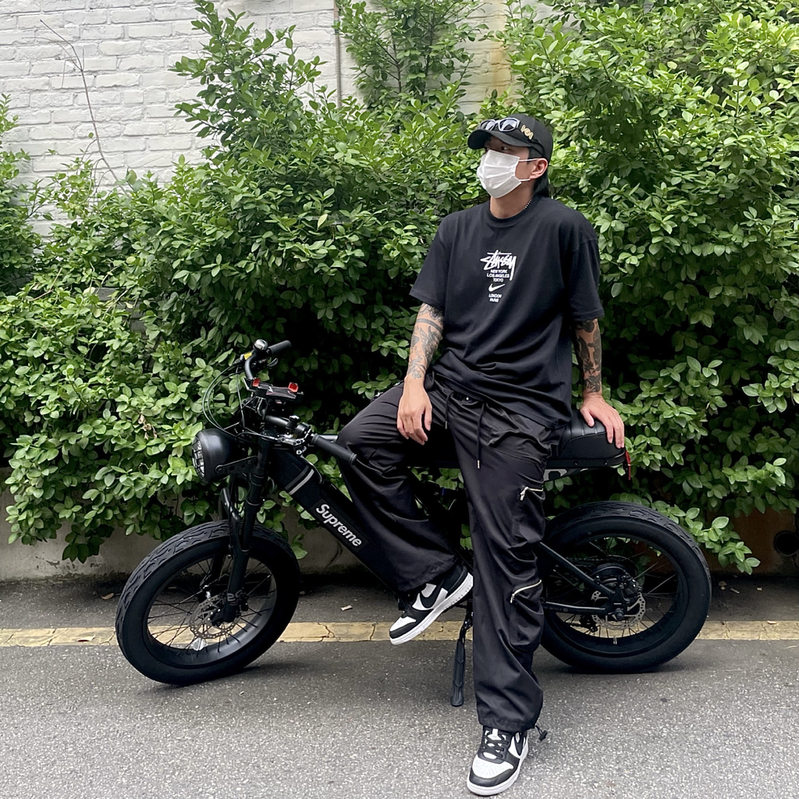 Nike x Ambush Dunk High Black, Nike x Stussy WT T-Shirt Black - Asia 착용 스타일 - 1