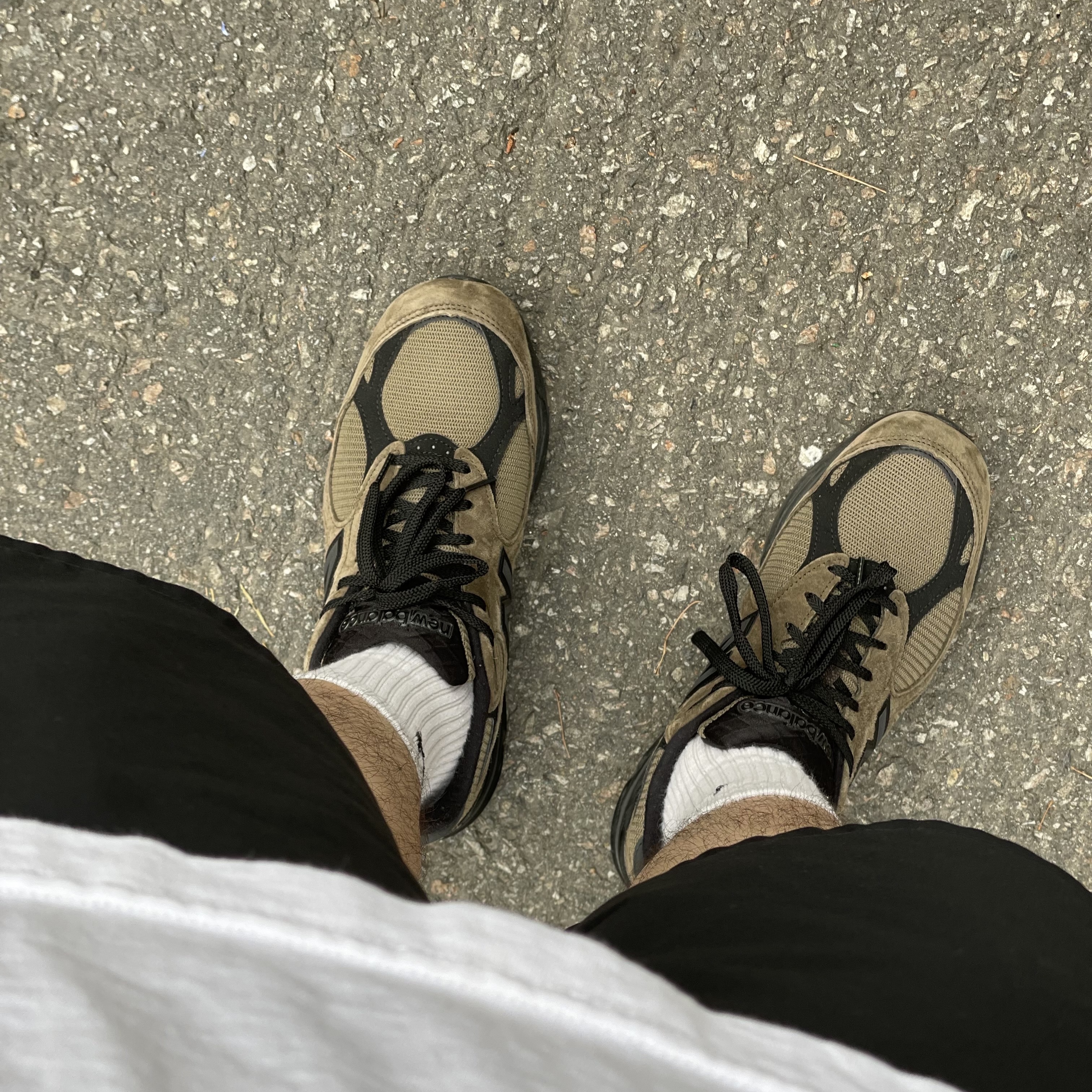 New Balance x JJJJound 990v3 Brown Black 착용 스타일