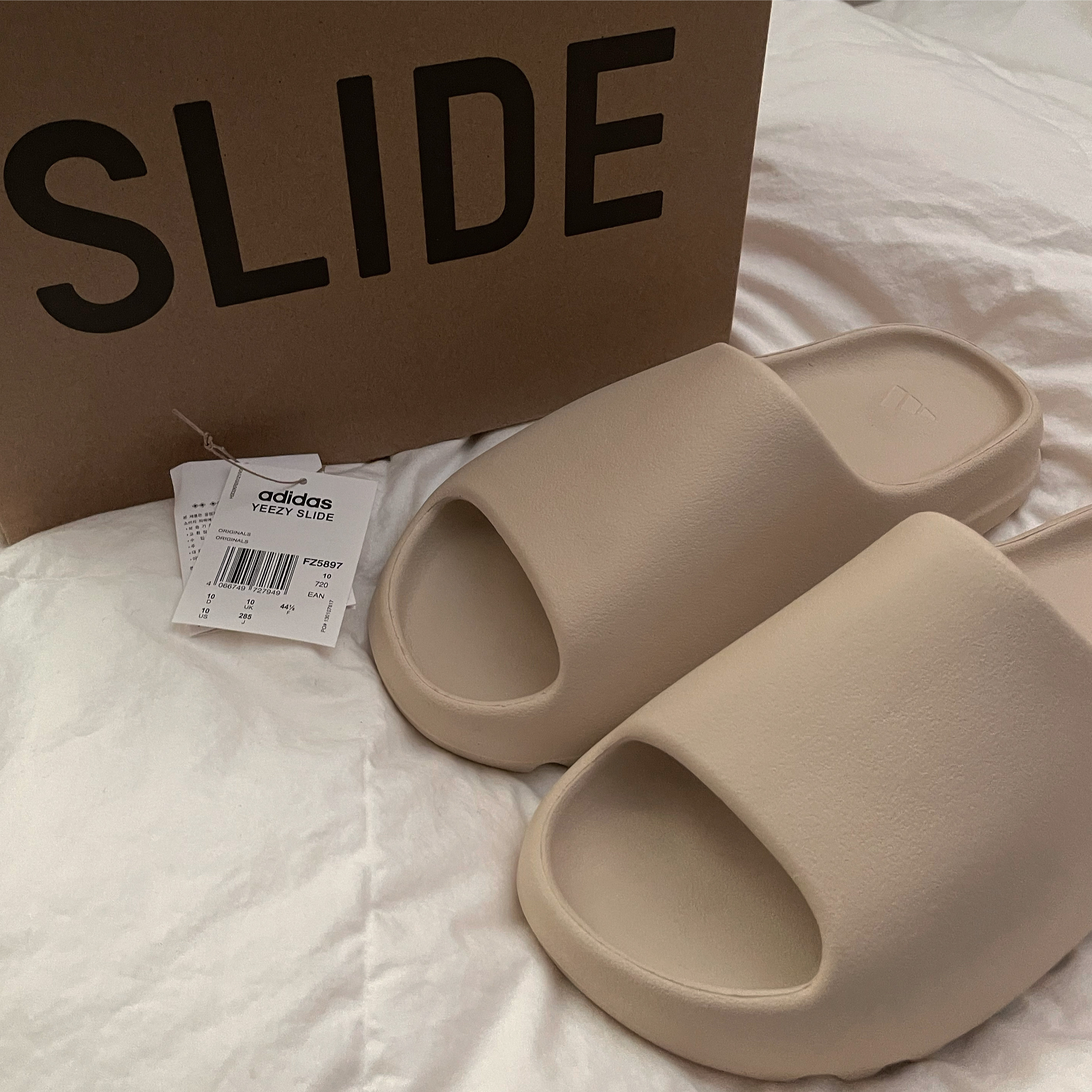 Adidas Yeezy Slide Bone 2022/2023 착용 스타일