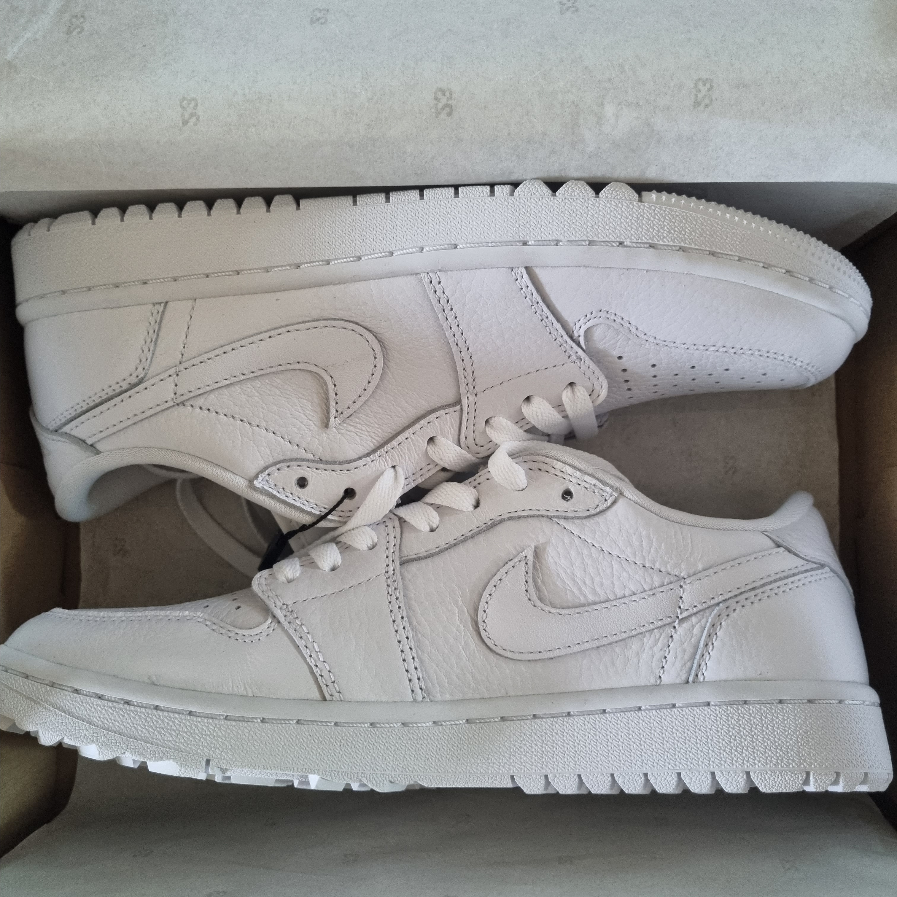Jordan 1 Low Golf Triple White 착용 스타일