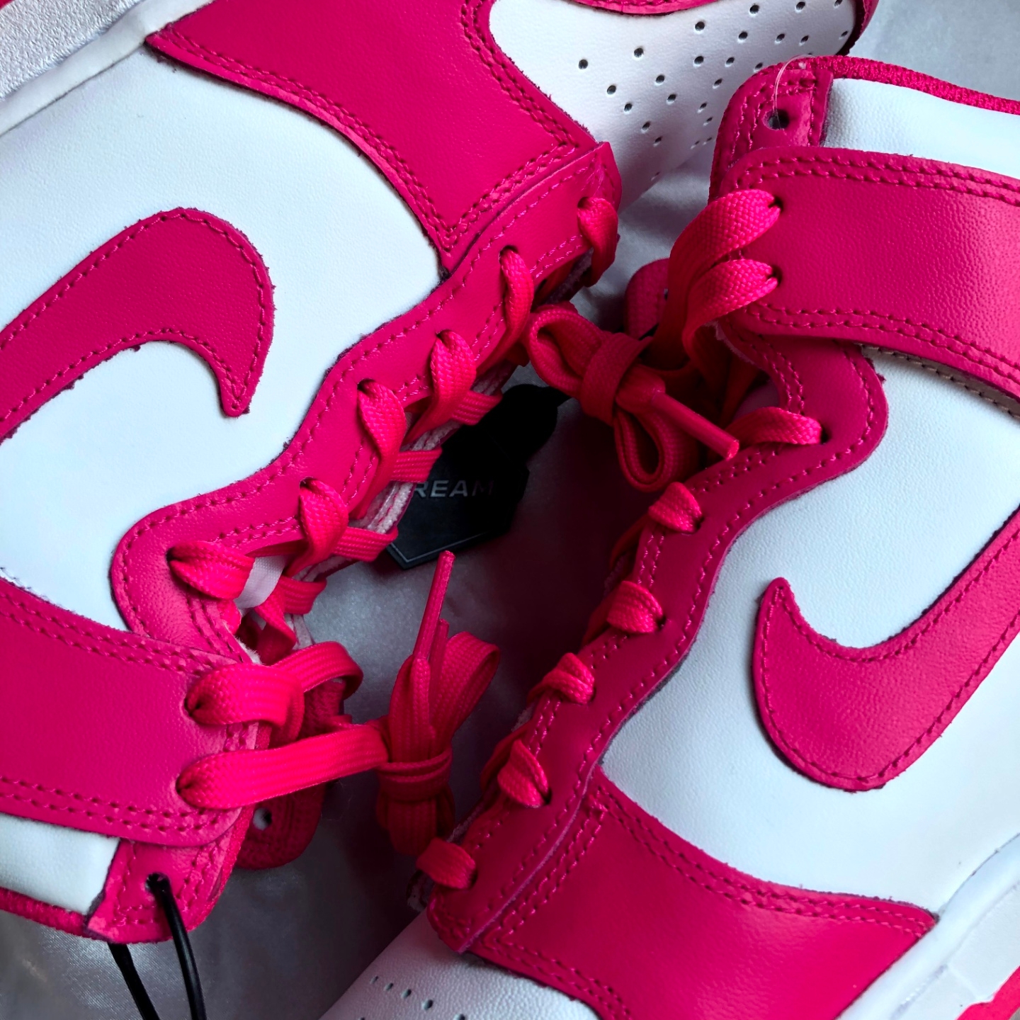 (W) Nike Dunk High Pink Prime 착용 스타일 - 4