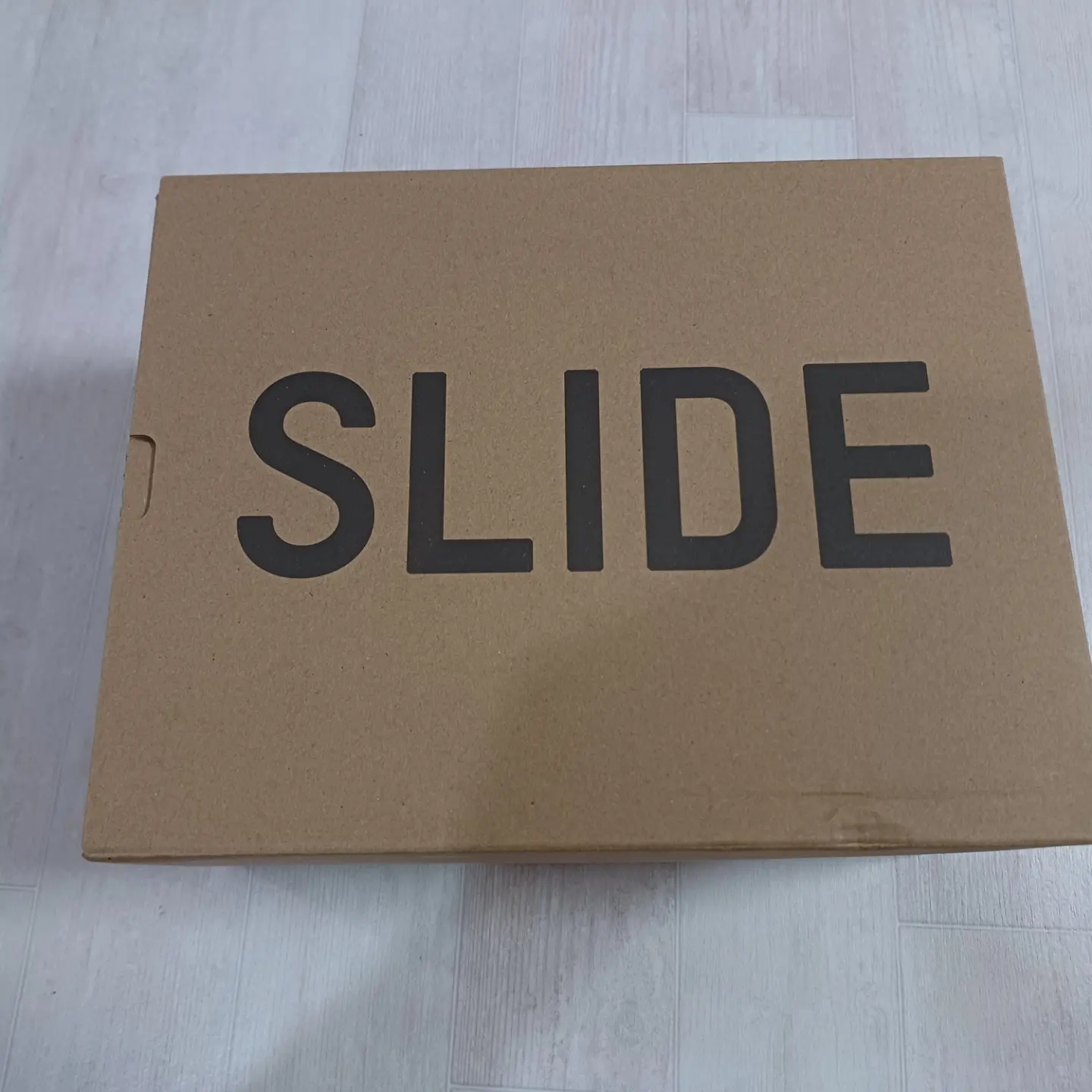 Adidas Yeezy Slide Bone 2022/2023 착용 스타일 - 4