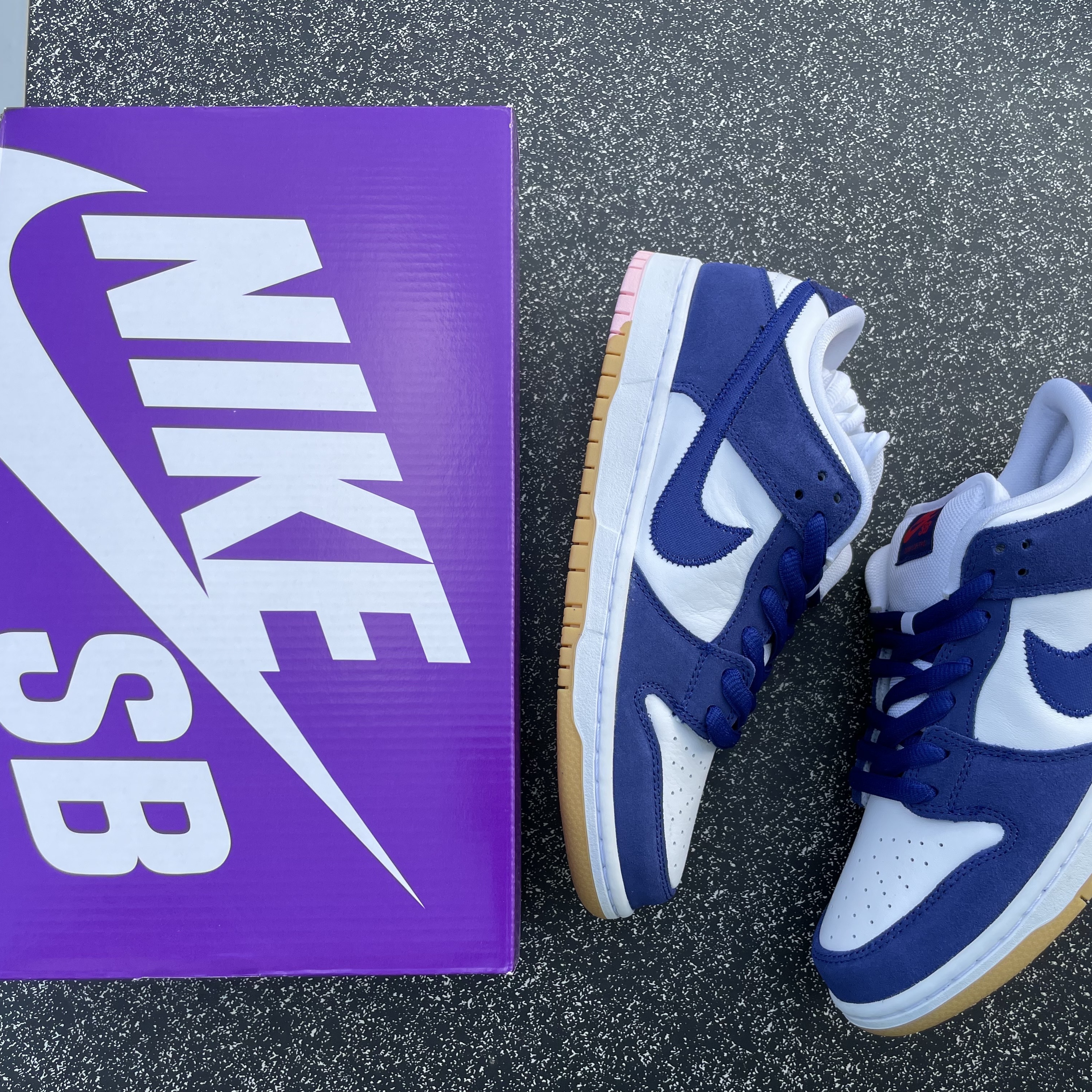 Nike SB Dunk Low Pro Premium Deep Royal Blue 착용 스타일