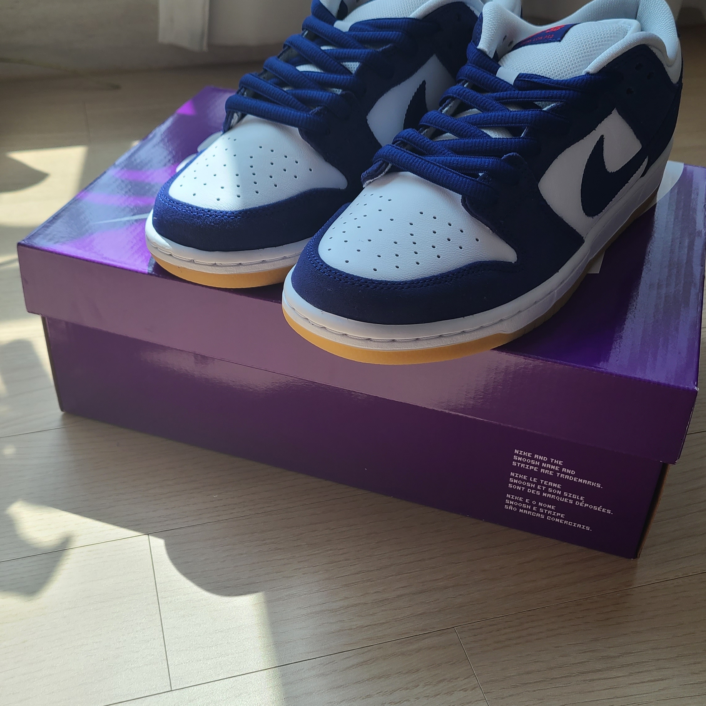 Nike SB Dunk Low Pro Premium Deep Royal Blue 착용 스타일 - 3